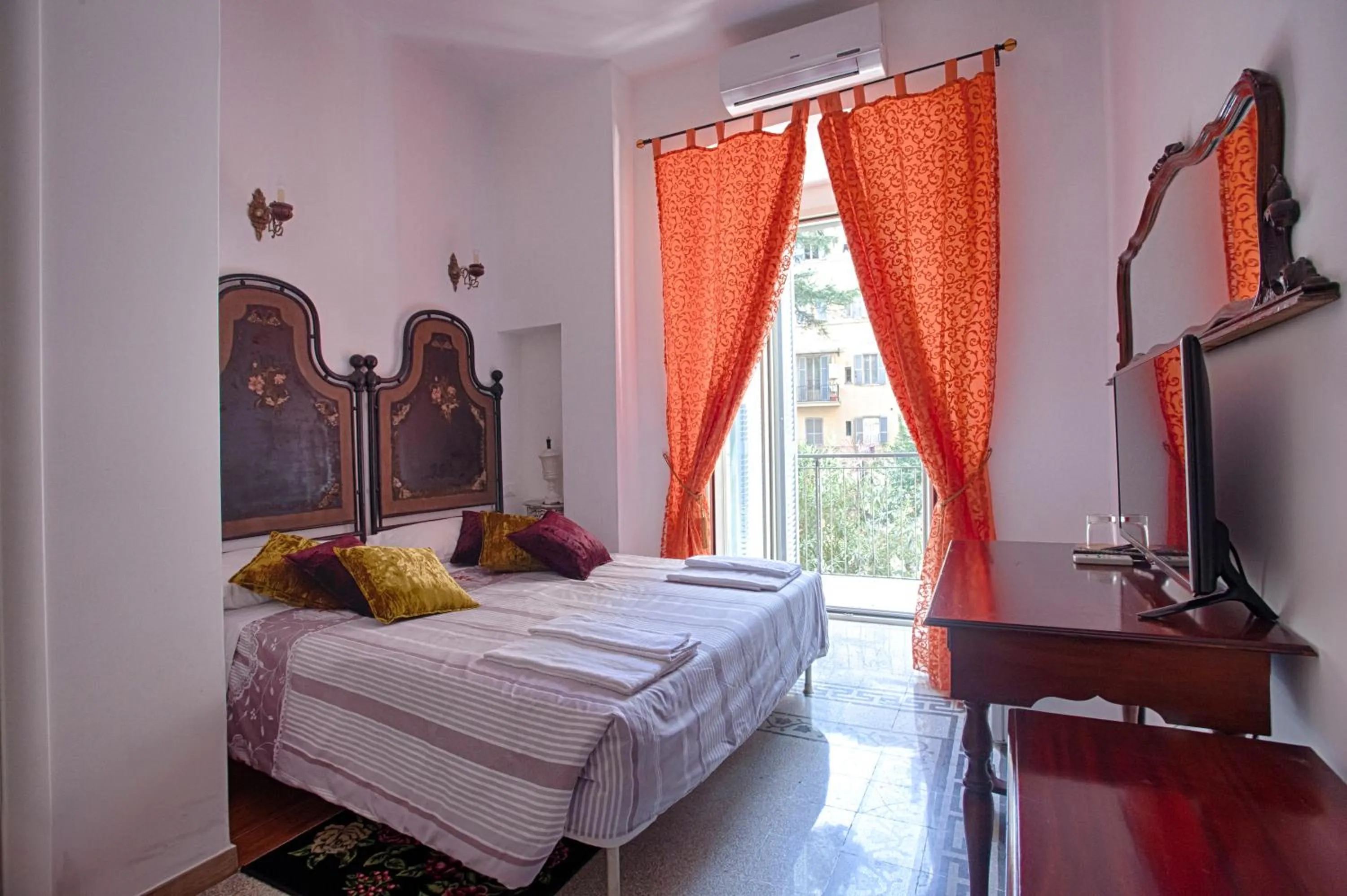 Photo of the whole room, Bed in White Vatican