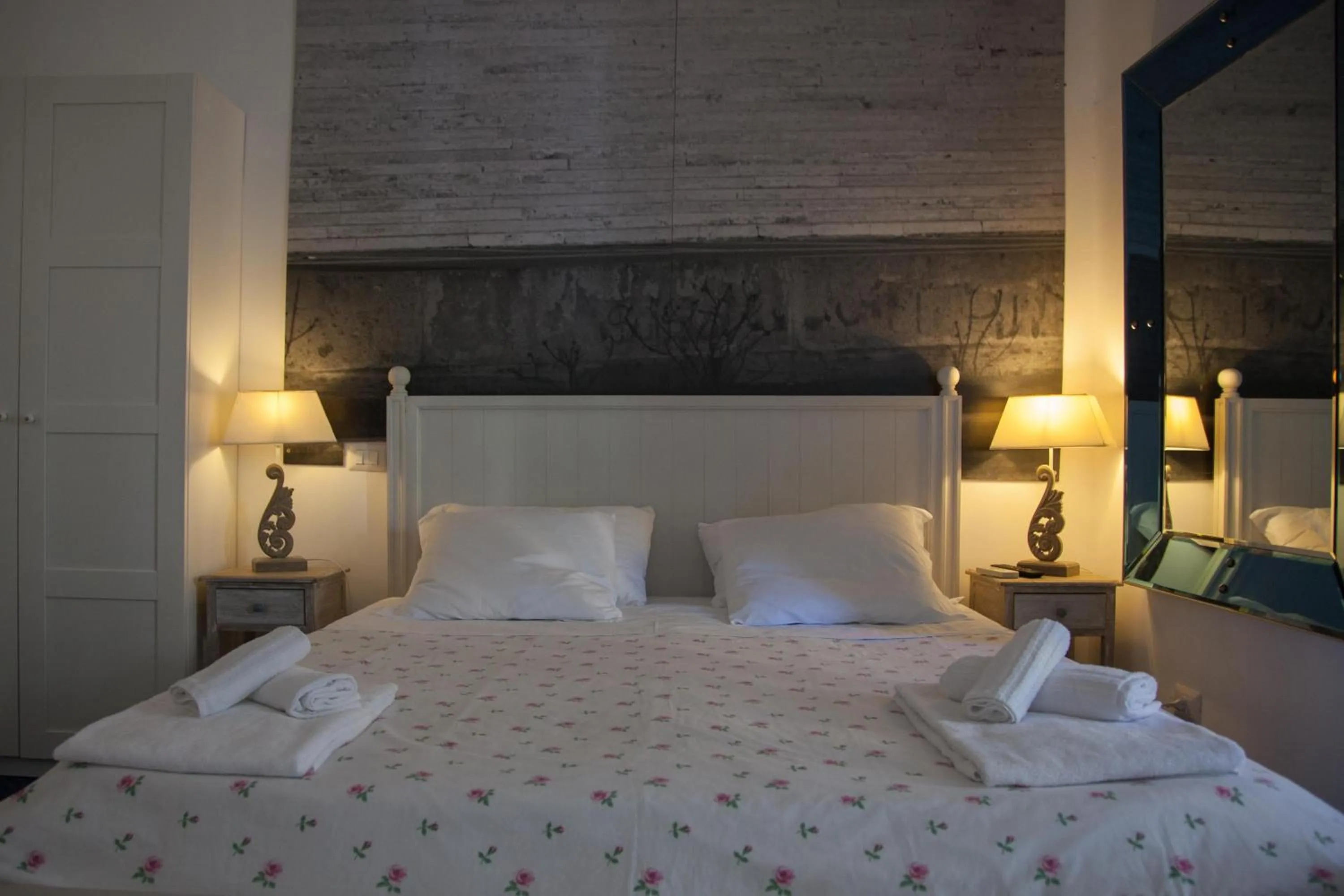 Photo of the whole room, Bed in White Vatican