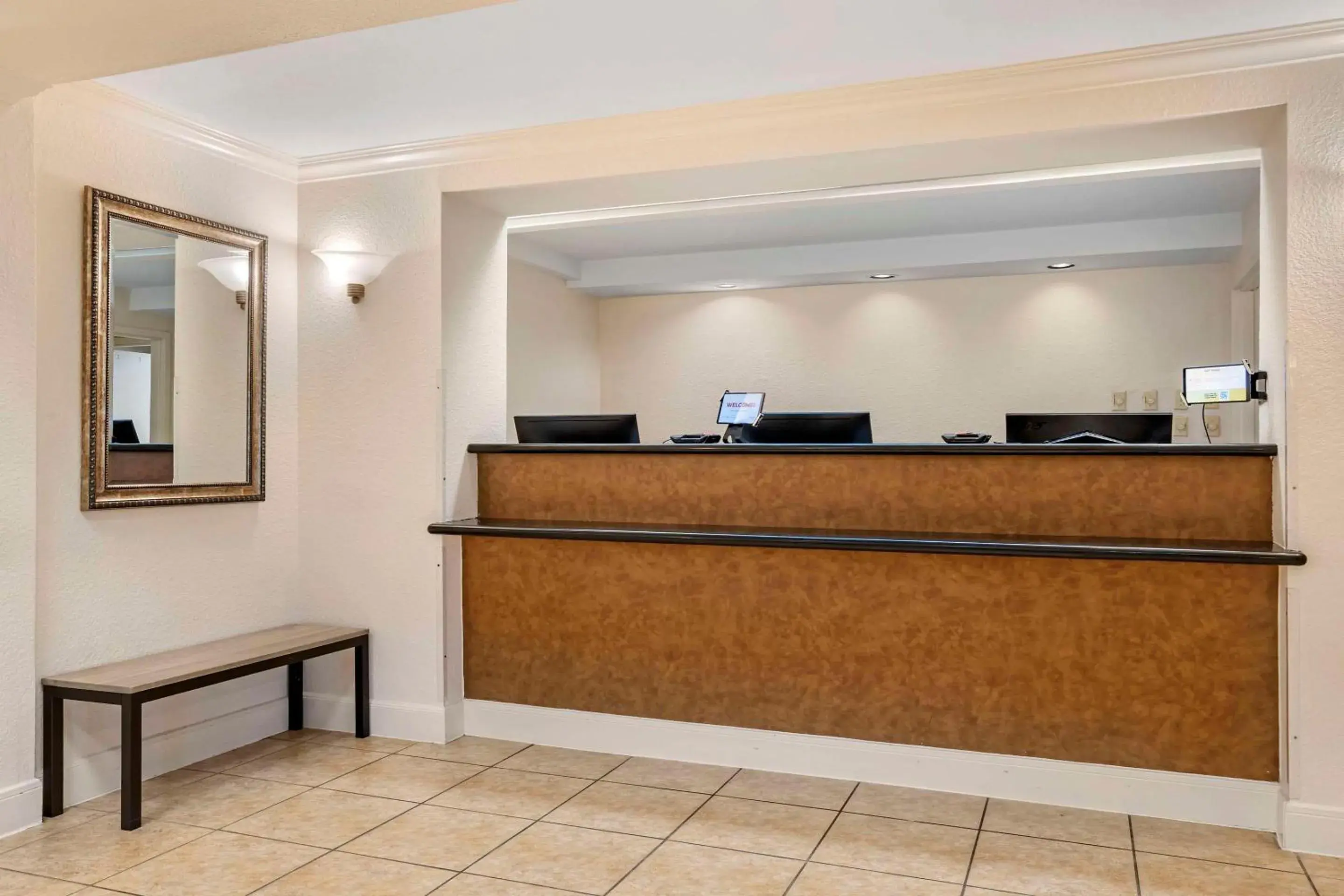 Lobby or reception in Quality Inn & Suites NRG Park - Medical Center Lobby or reception in Quality Inn & Suites NRG Park - Medical Center