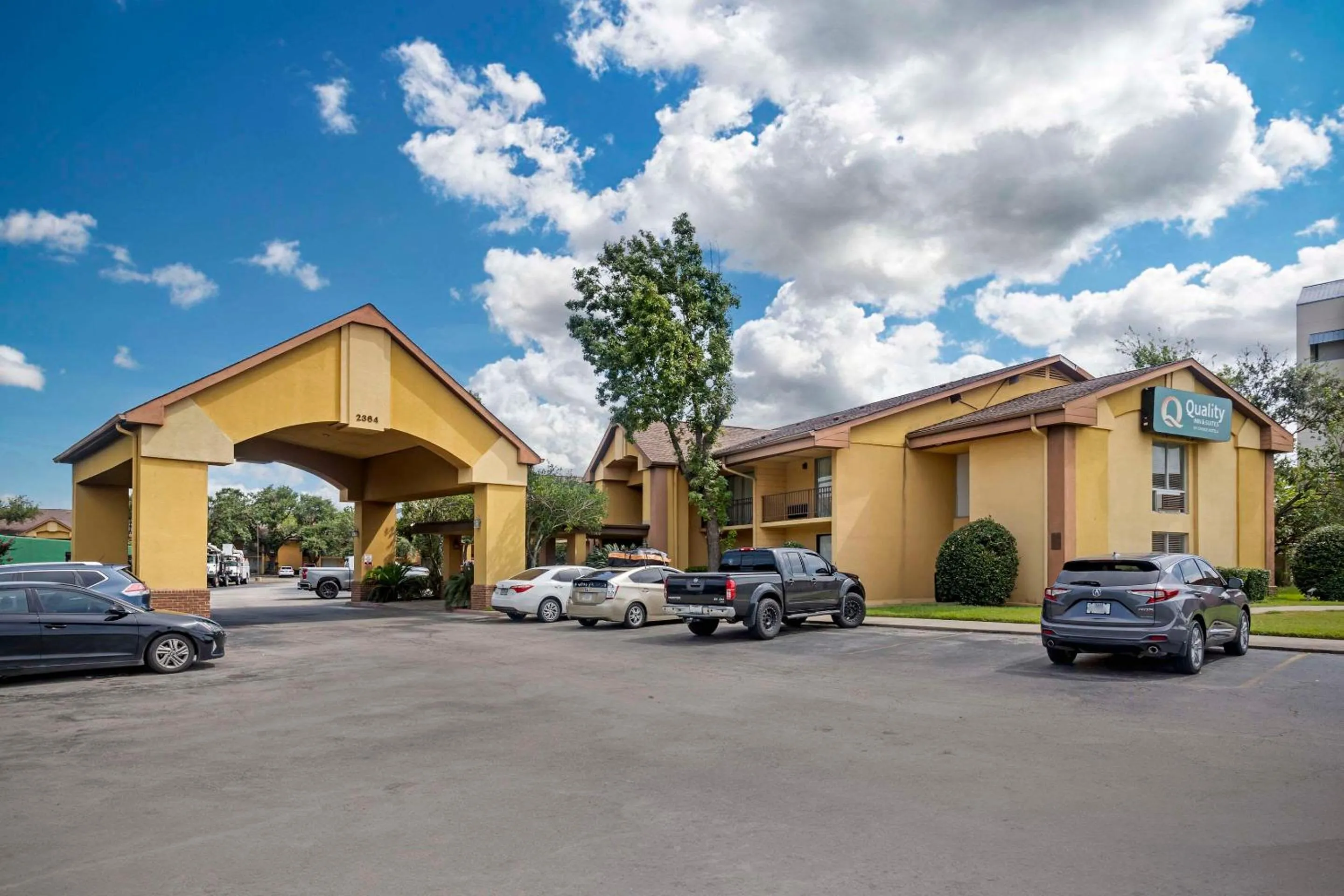 Property building in Quality Inn & Suites NRG Park - Medical Center