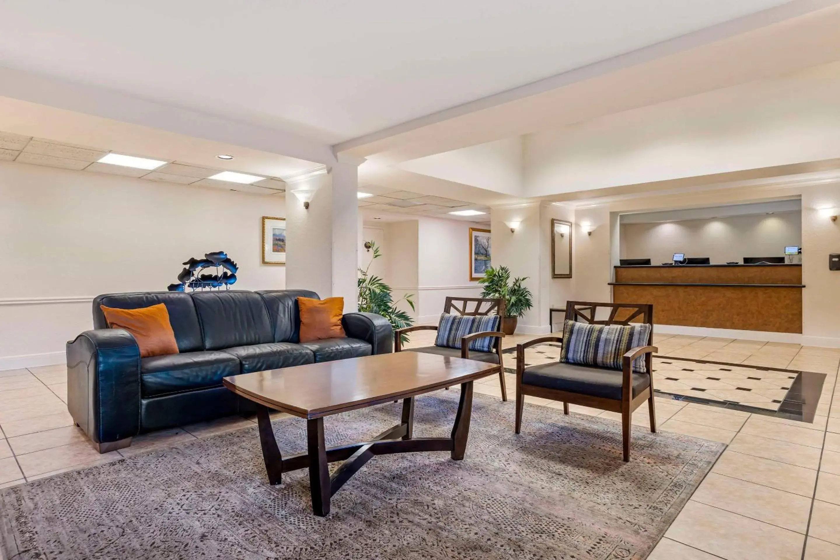 Lobby or reception in Quality Inn & Suites NRG Park - Medical Center Lobby or reception in Quality Inn & Suites NRG Park - Medical Center