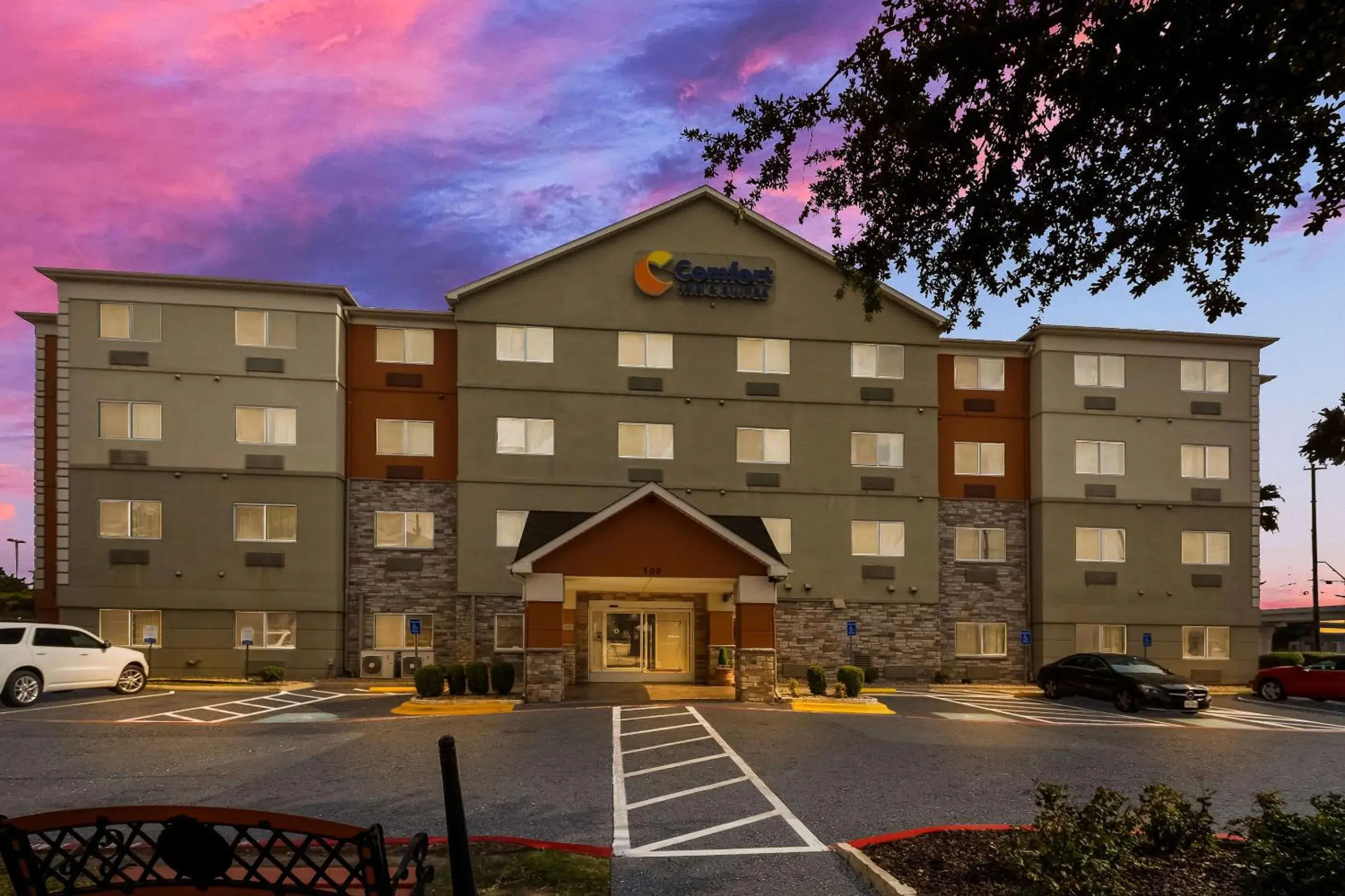 Property building in Comfort Inn & Suites Austin North Loop Property building in Comfort Inn & Suites Austin North Loop