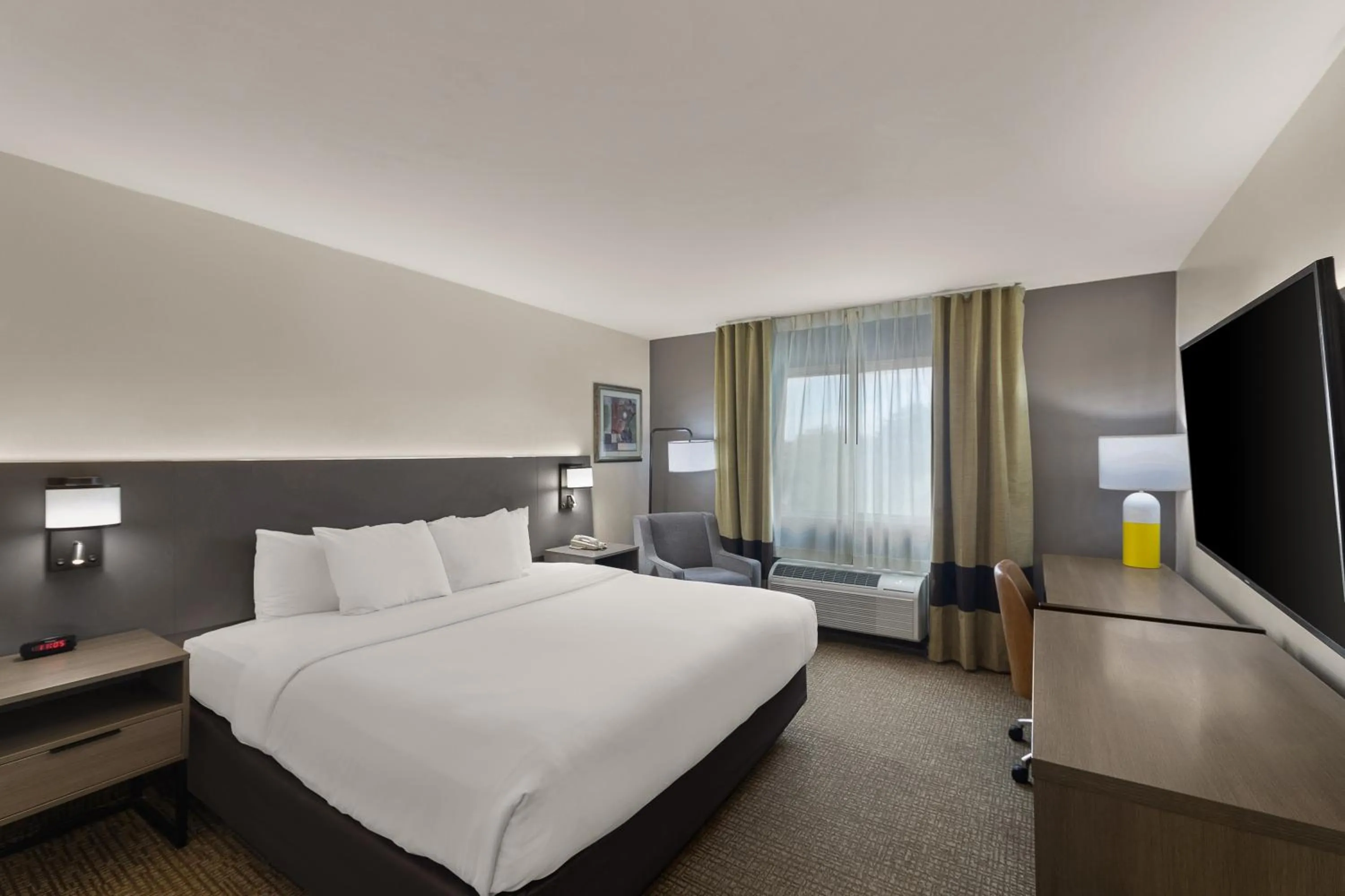 Bedroom, Bed in Comfort Inn & Suites Austin North Loop