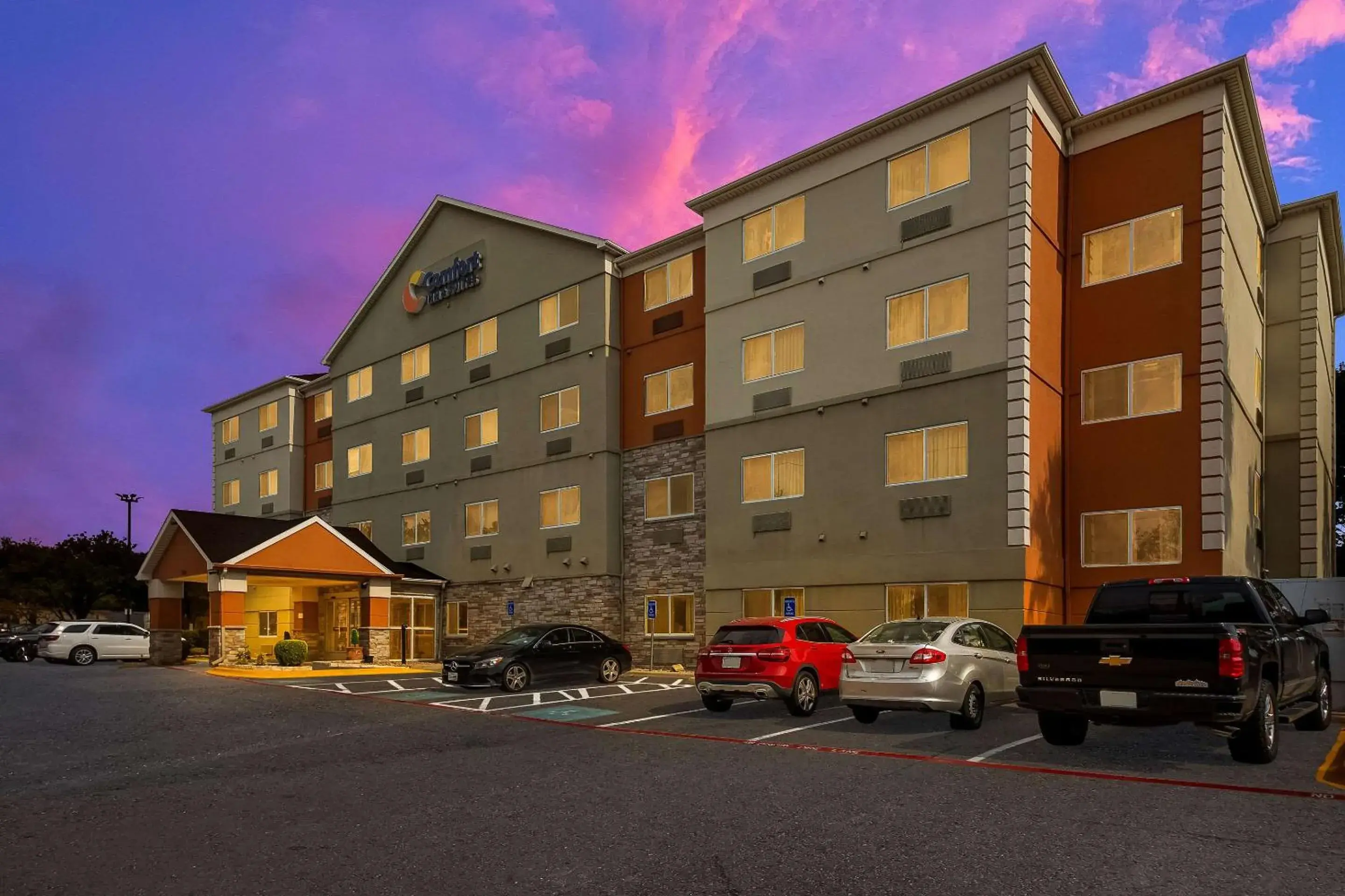 Property building in Comfort Inn & Suites Austin North Loop Property building in Comfort Inn & Suites Austin North Loop