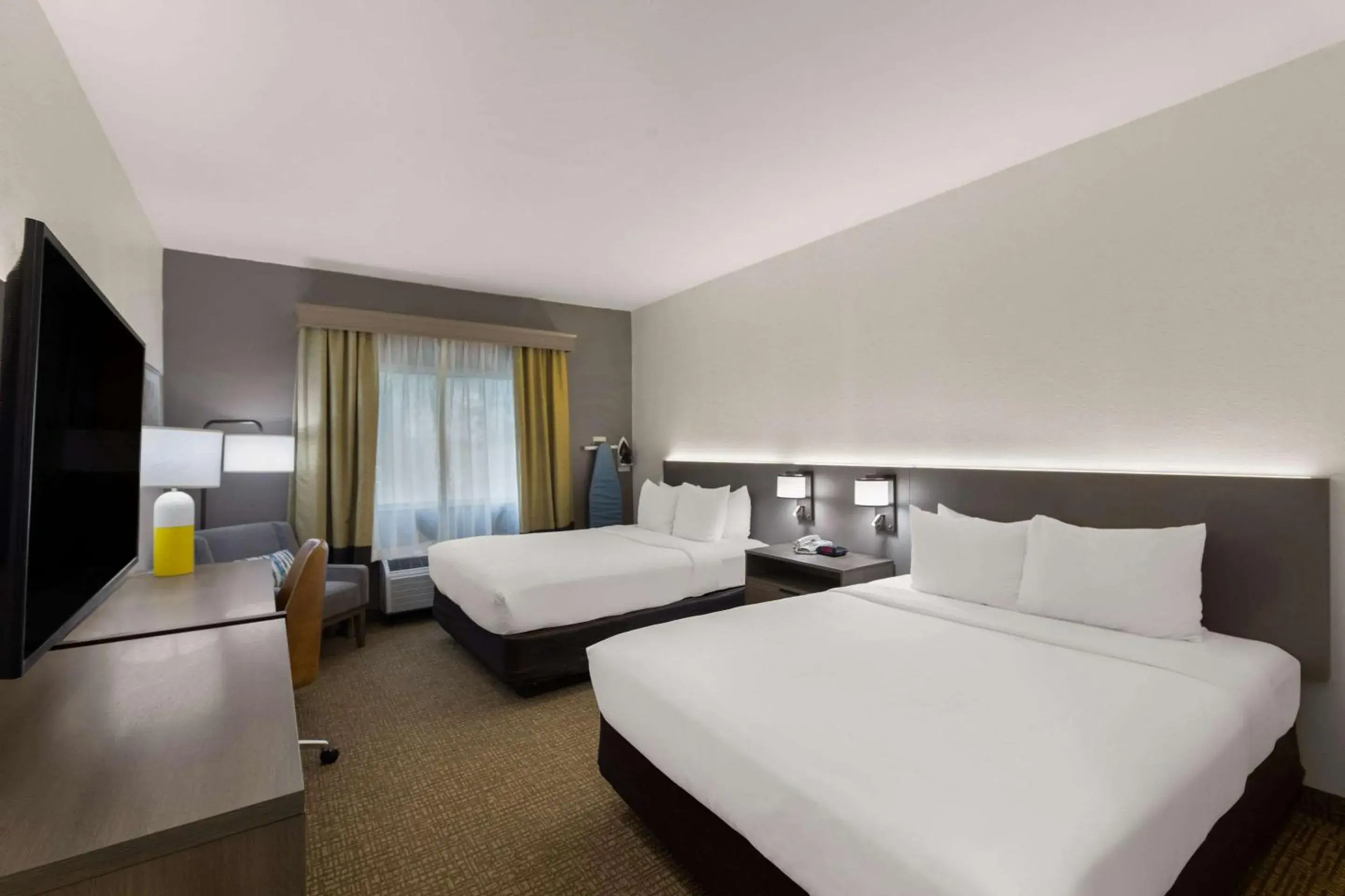 Bedroom, Bed in Comfort Inn & Suites Austin North Loop Bedroom, Bed in Comfort Inn & Suites Austin North Loop