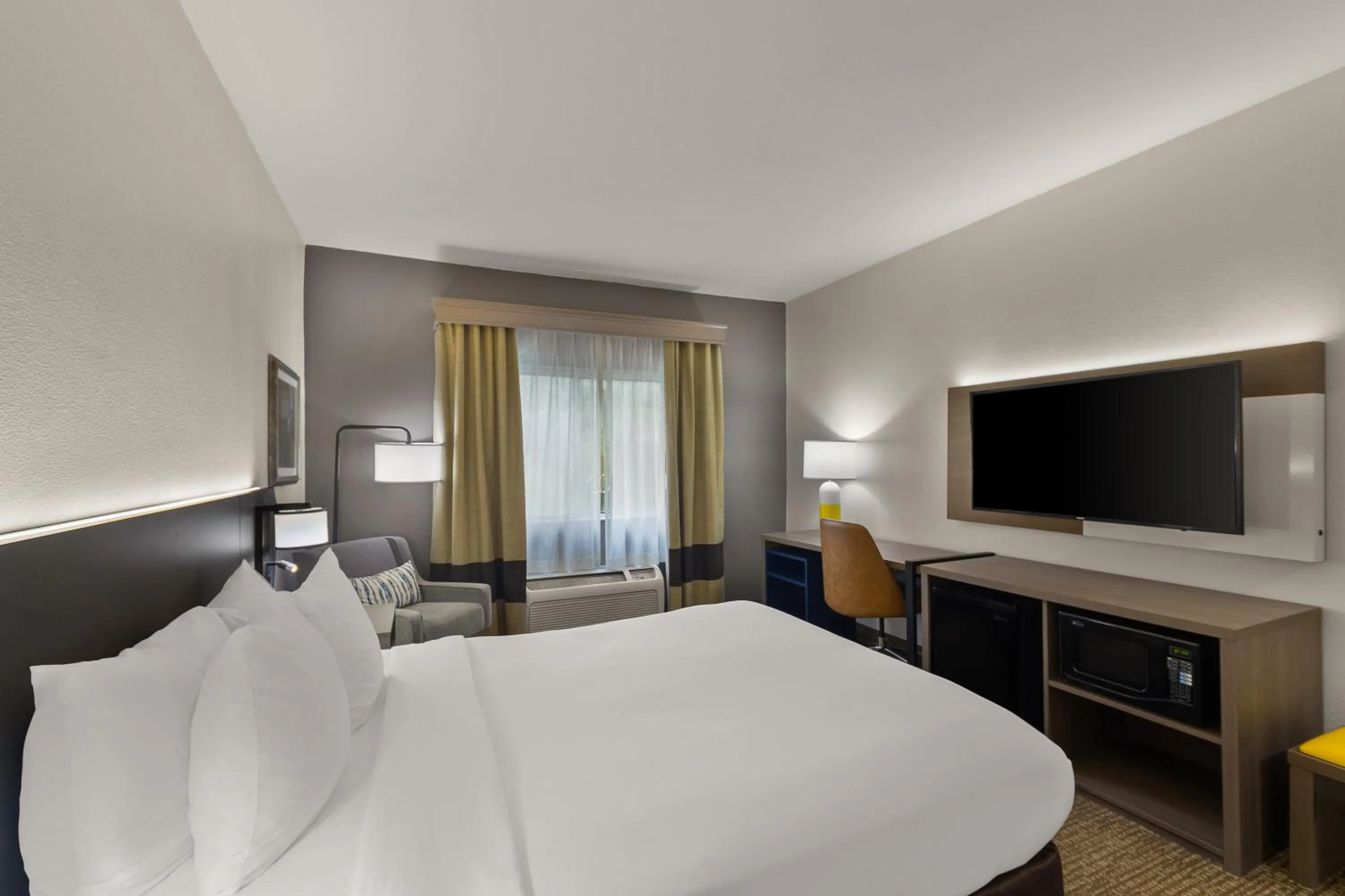 Bedroom, Bed in Comfort Inn & Suites Austin North Loop