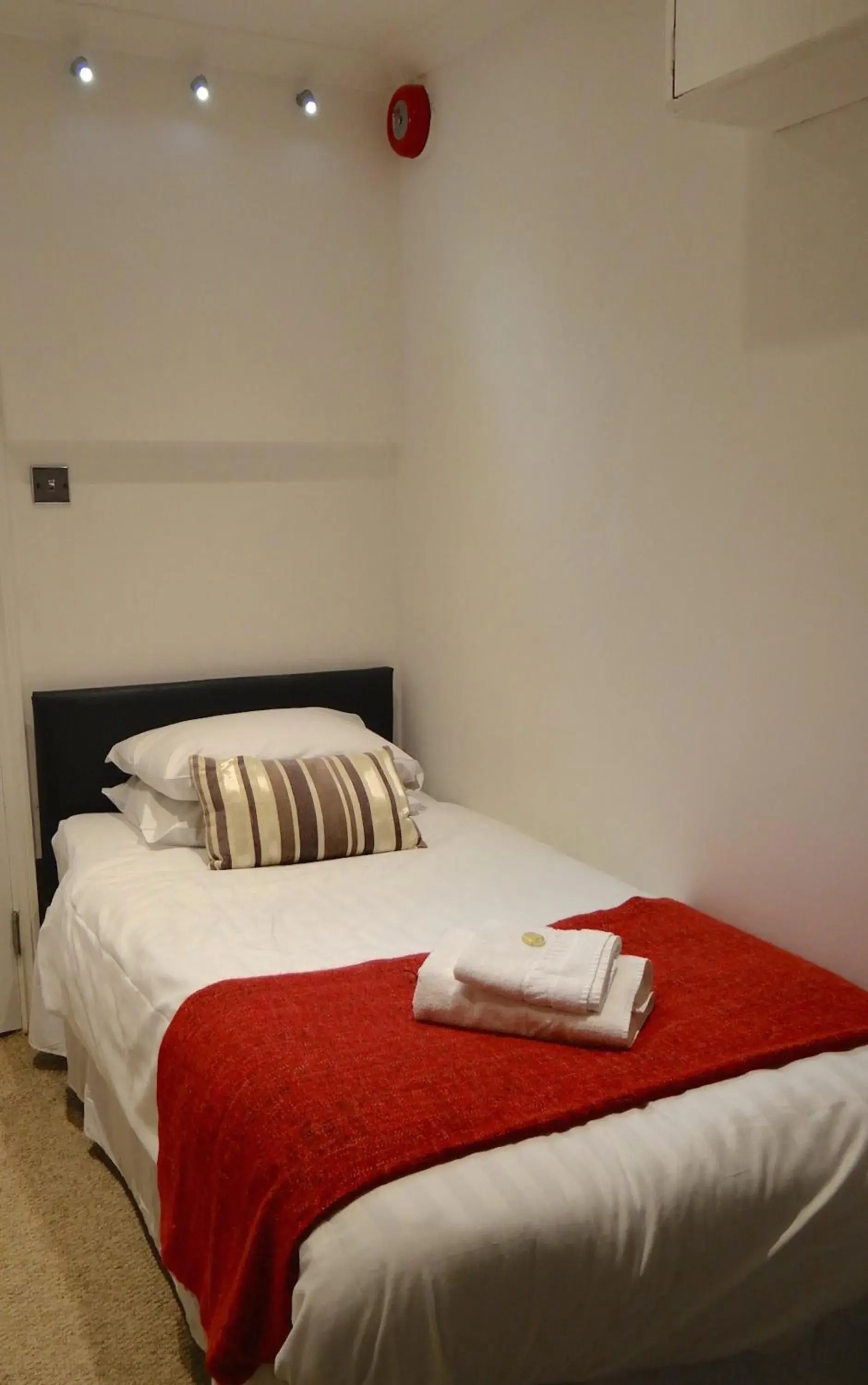 Single Room in Jessamine House Hotel Single Room in Jessamine House Hotel