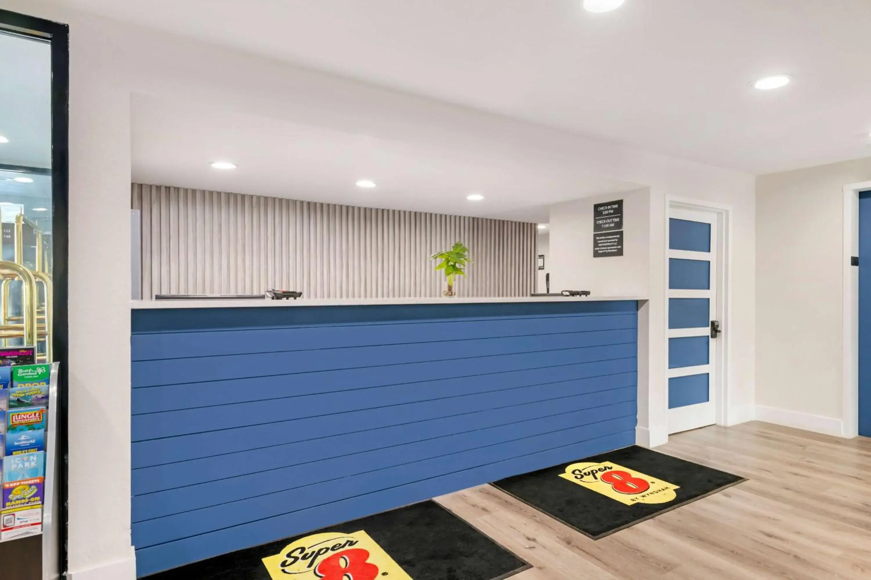 Super 8 by Wyndham Orlando Near Florida Mall Super 8 by Wyndham Orlando Near Florida Mall