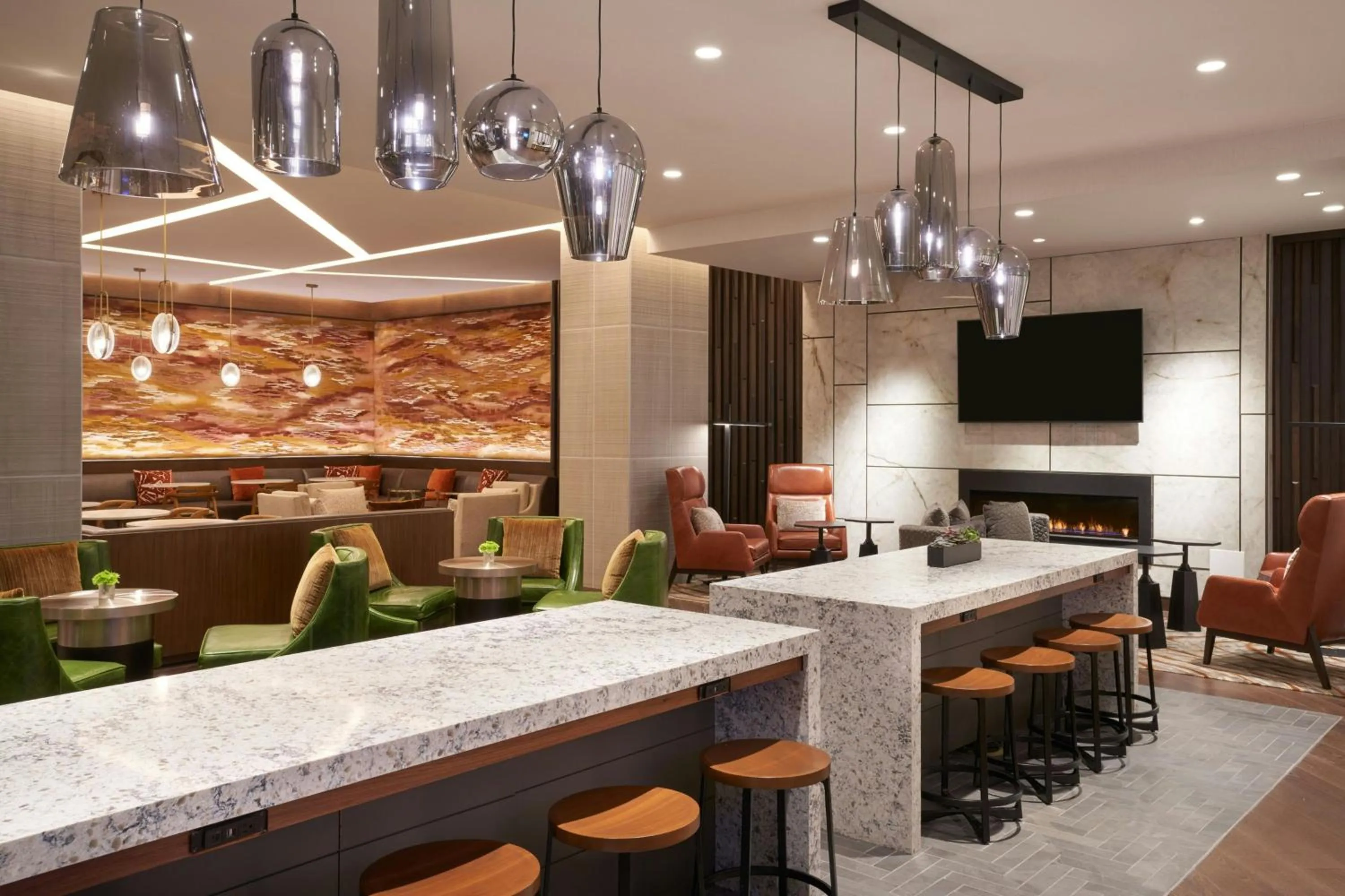 Lounge or bar in The Westin Indianapolis