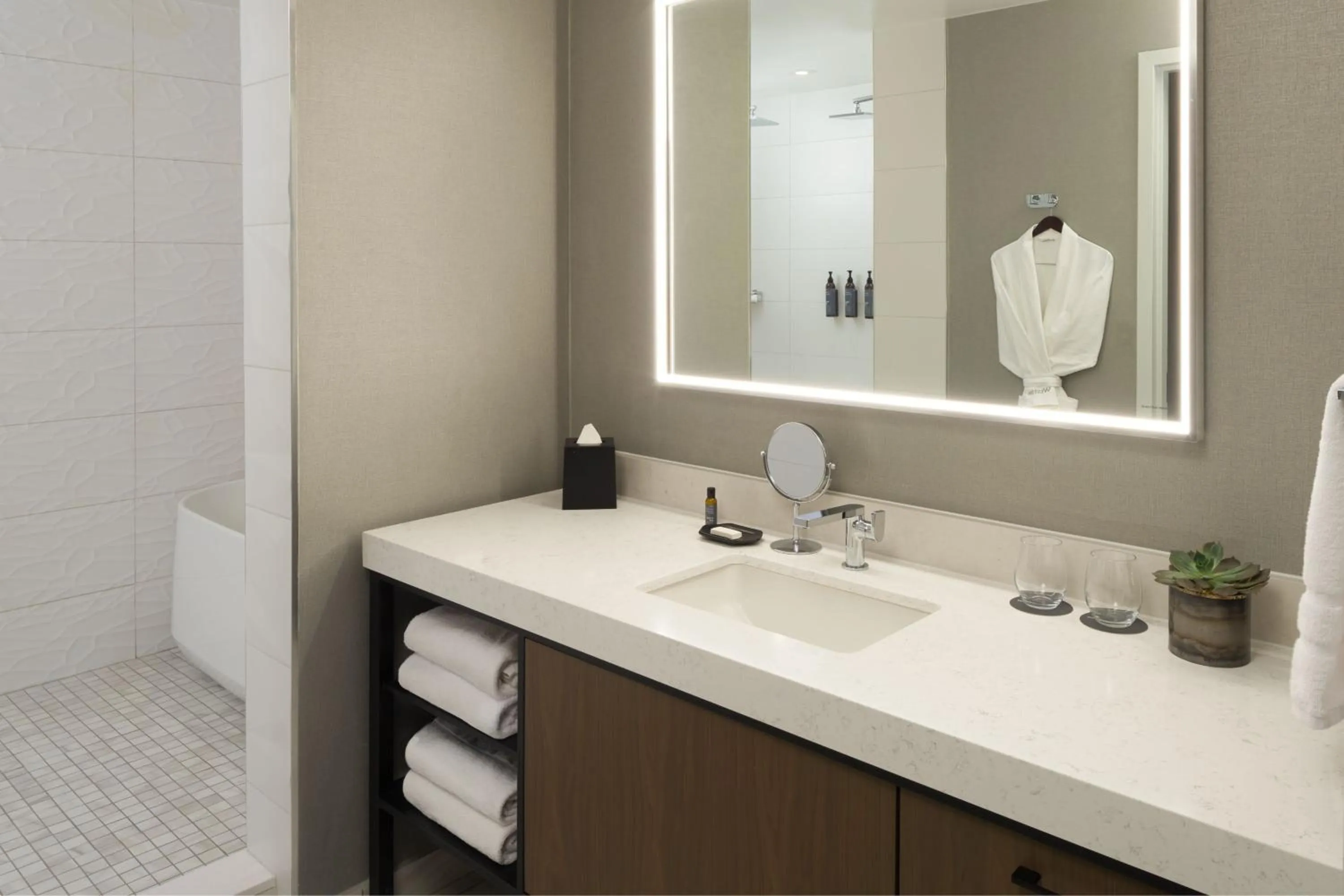 Photo of the whole room in The Westin Indianapolis