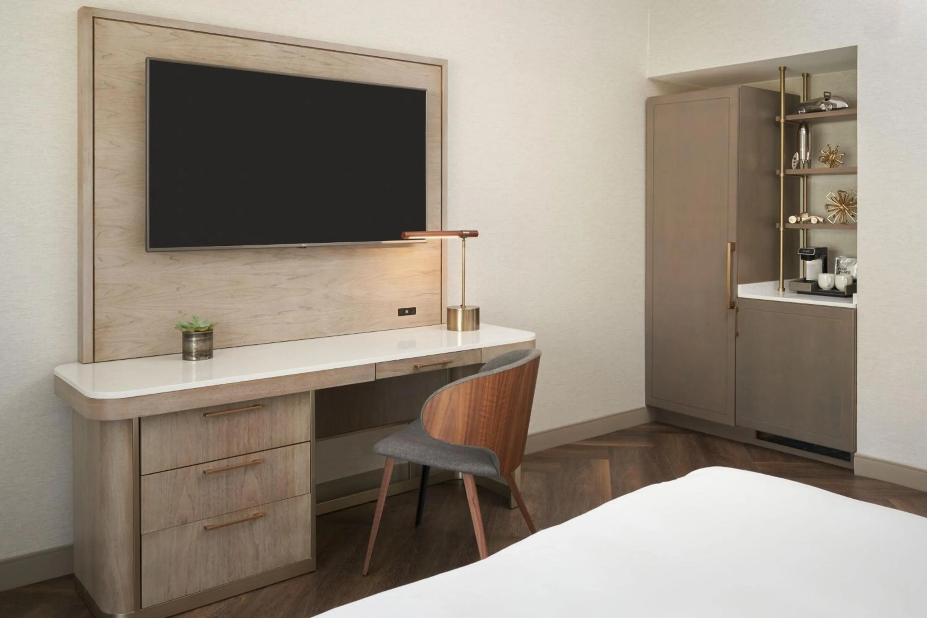 Photo of the whole room, Bed in The Westin Indianapolis