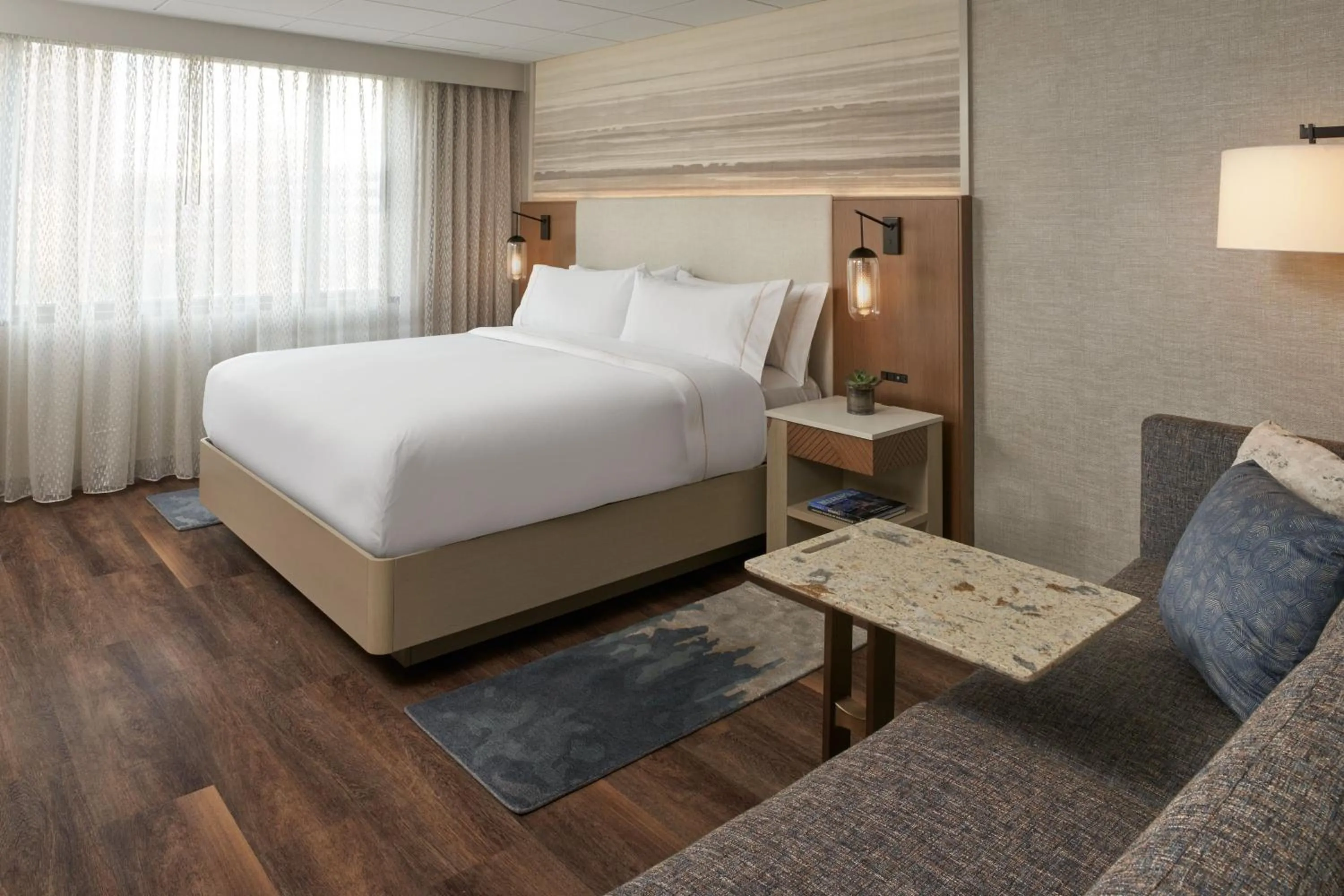 Photo of the whole room, Bed in The Westin Indianapolis