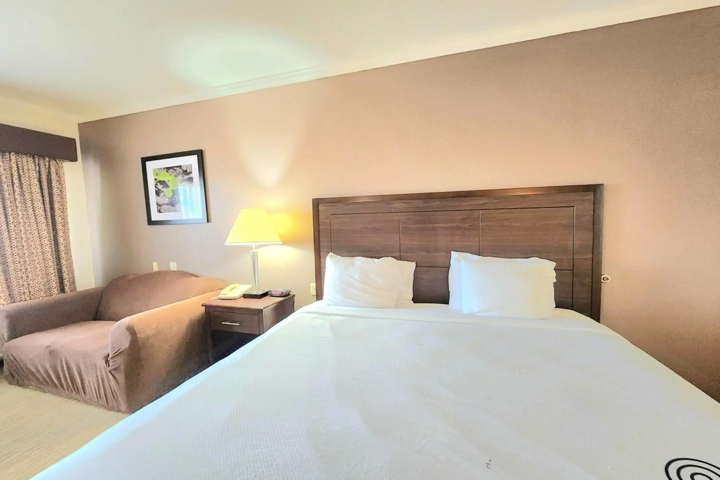 Photo of the whole room, Bed in Days Inn by Wyndham Navasota Photo of the whole room, Bed in Days Inn by Wyndham Navasota