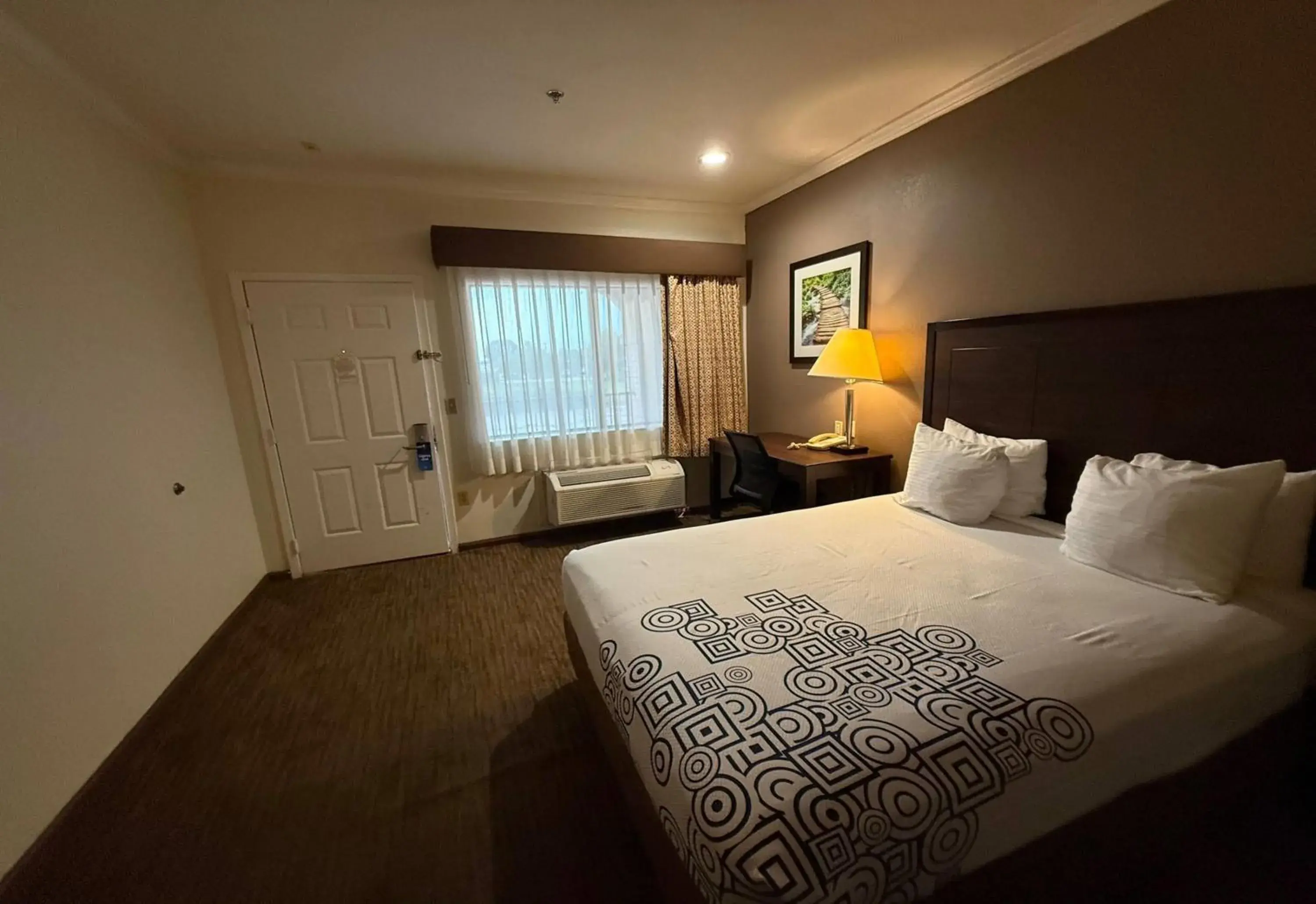 Photo of the whole room, Bed in Days Inn by Wyndham Navasota Photo of the whole room, Bed in Days Inn by Wyndham Navasota