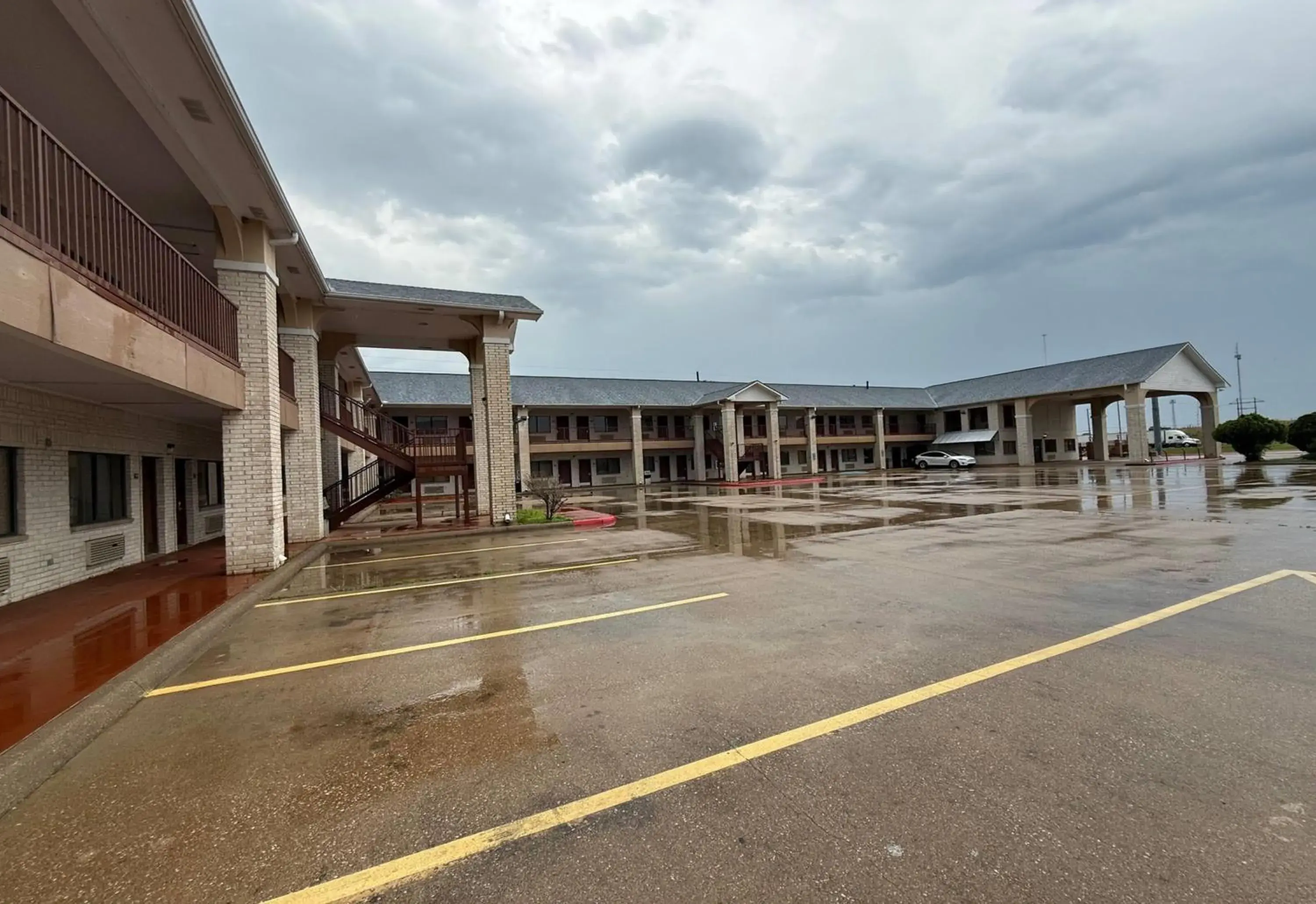 Property building in Days Inn by Wyndham Navasota Property building in Days Inn by Wyndham Navasota