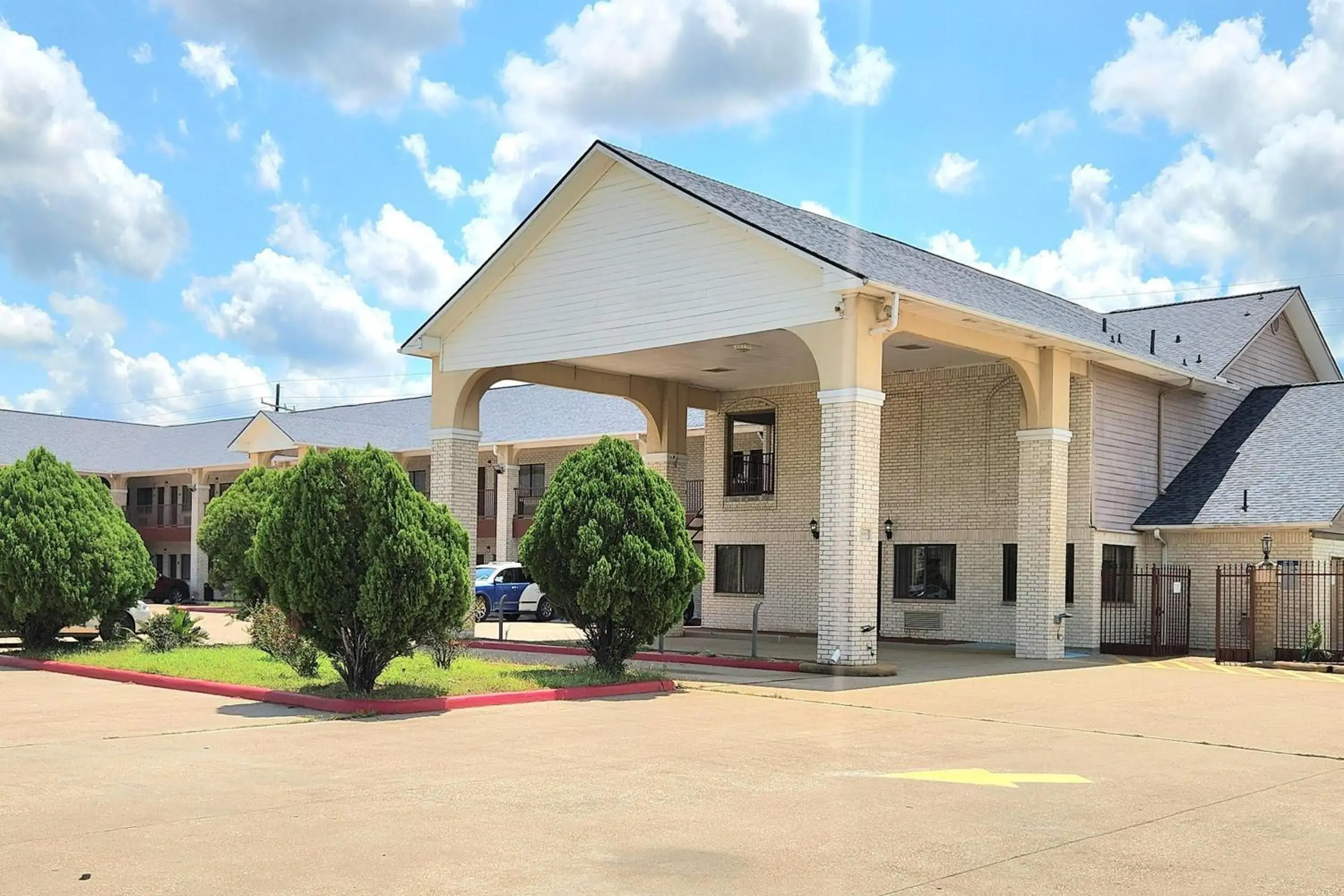 Property building in Days Inn by Wyndham Navasota Property building in Days Inn by Wyndham Navasota
