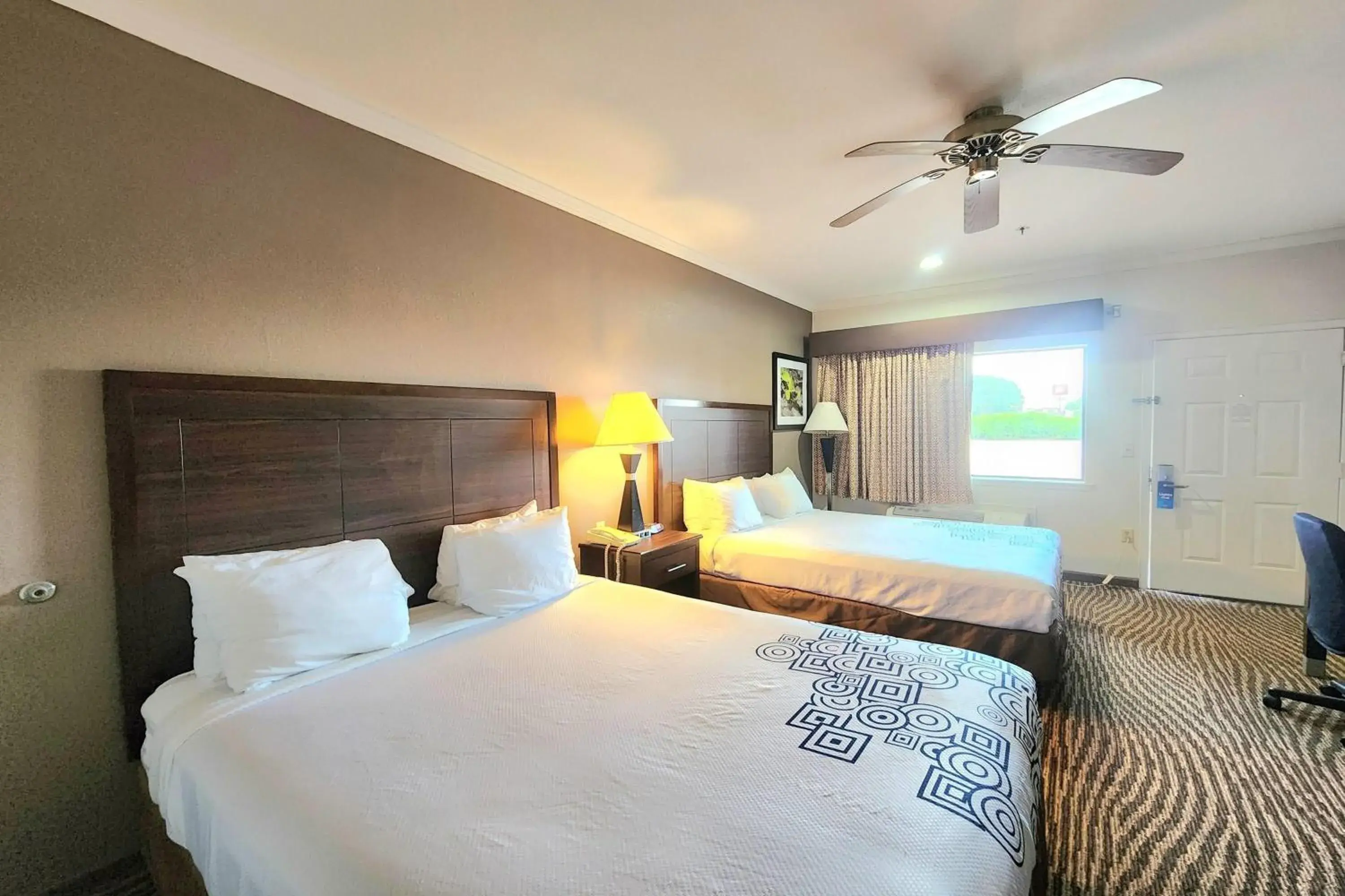 Studio Suite with Two Queen Beds - Non-Smoking in Days Inn by Wyndham Navasota Studio Suite with Two Queen Beds - Non-Smoking in Days Inn by Wyndham Navasota