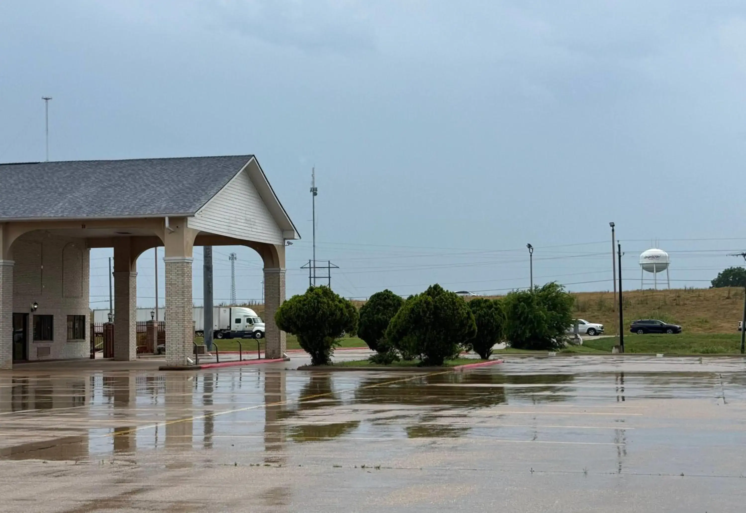 Property building in Days Inn by Wyndham Navasota Property building in Days Inn by Wyndham Navasota