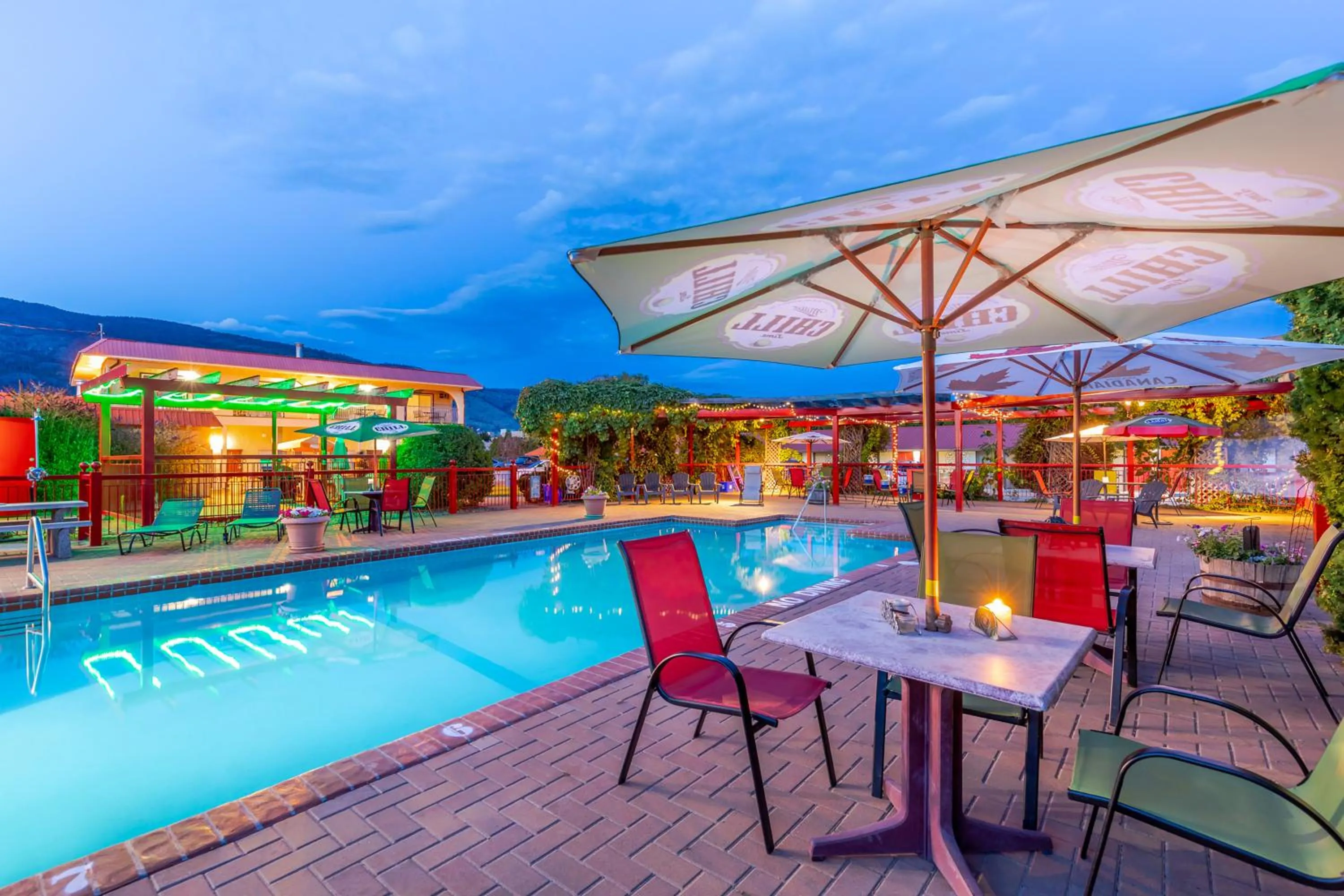 Swimming pool in Westridge Motor Inn