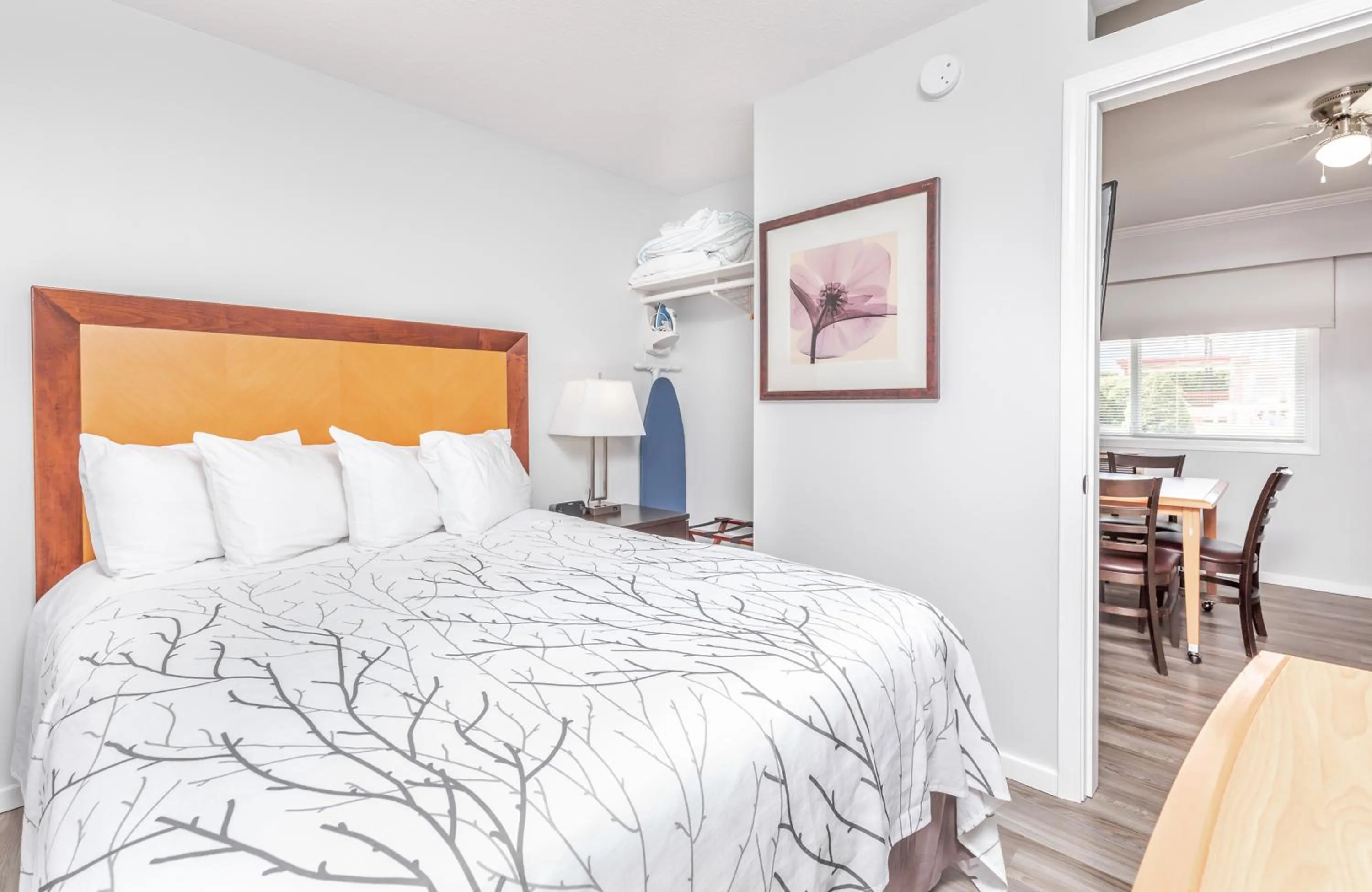 Bed in Westridge Motor Inn