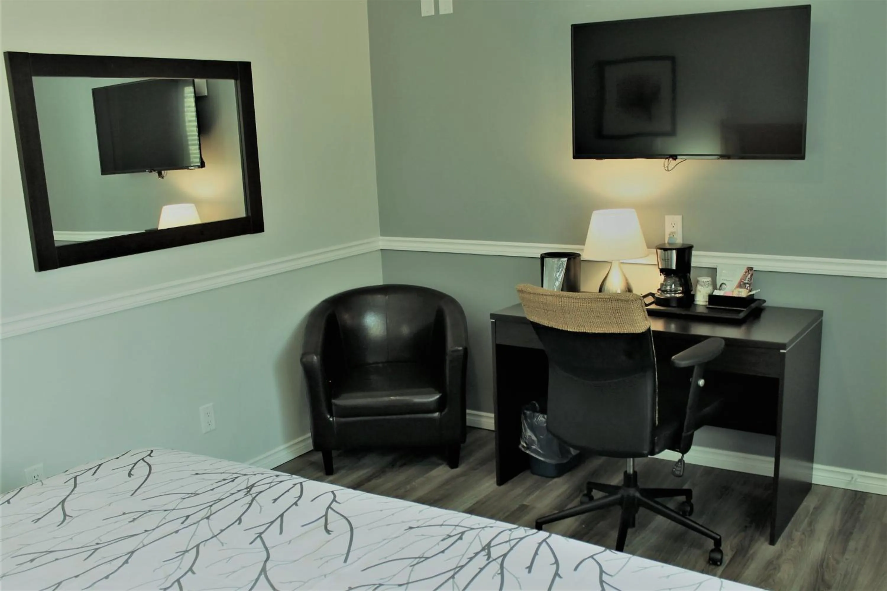 Bed in Westridge Motor Inn