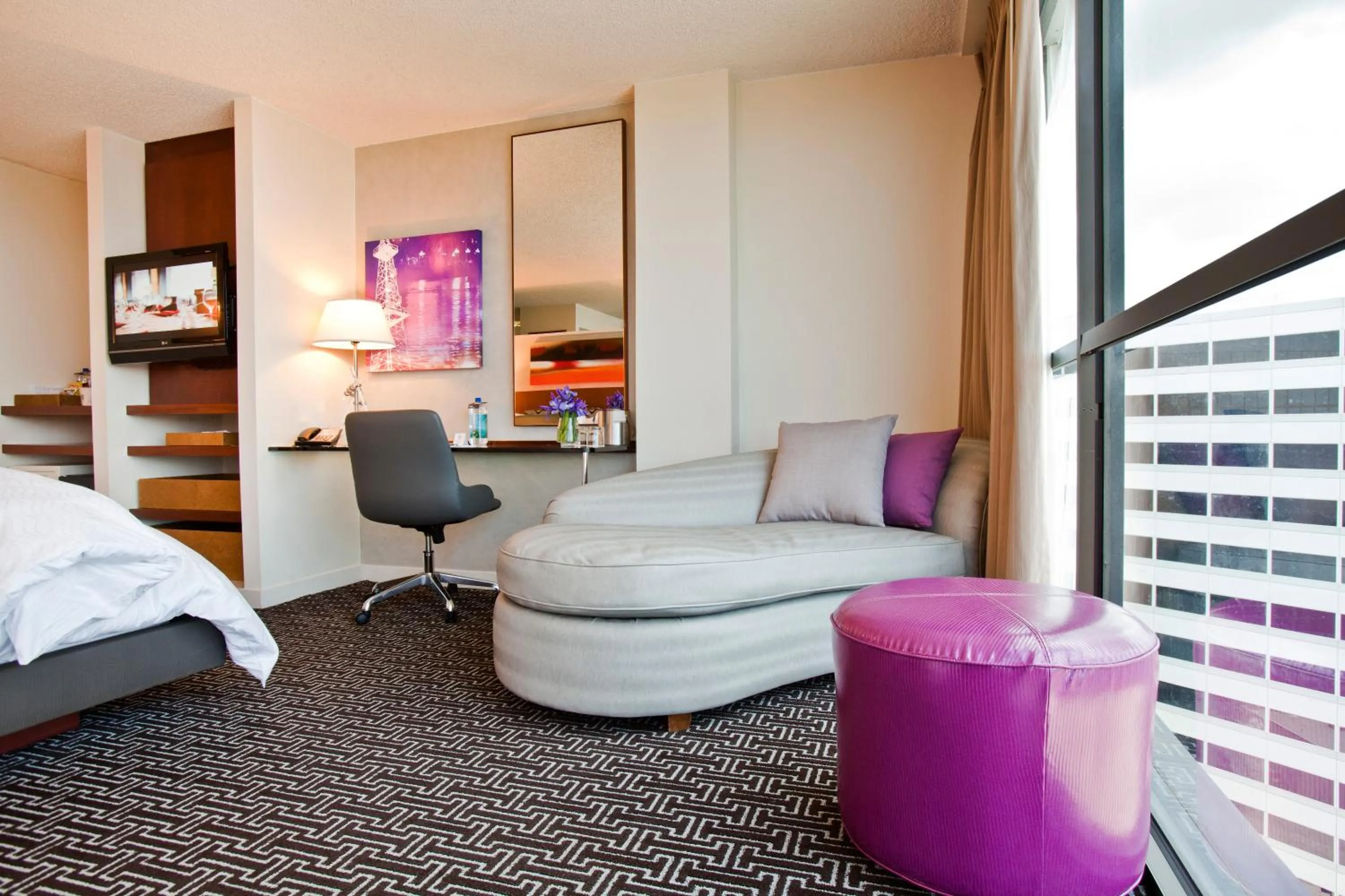 Seating area in Hotel Derek Houston Galleria