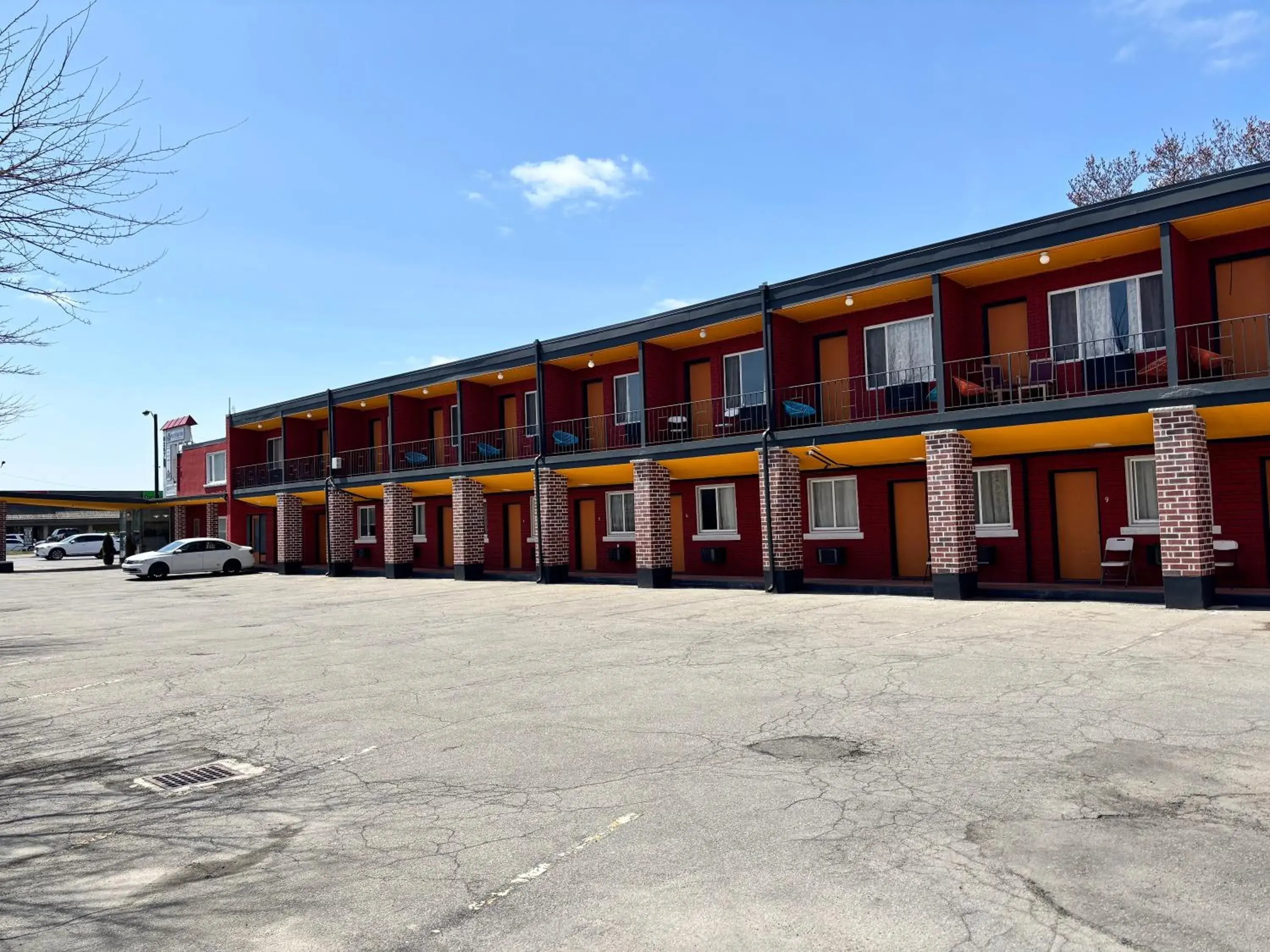 Property building in 6267 Persepolis Inn Property building in 6267 Persepolis Inn