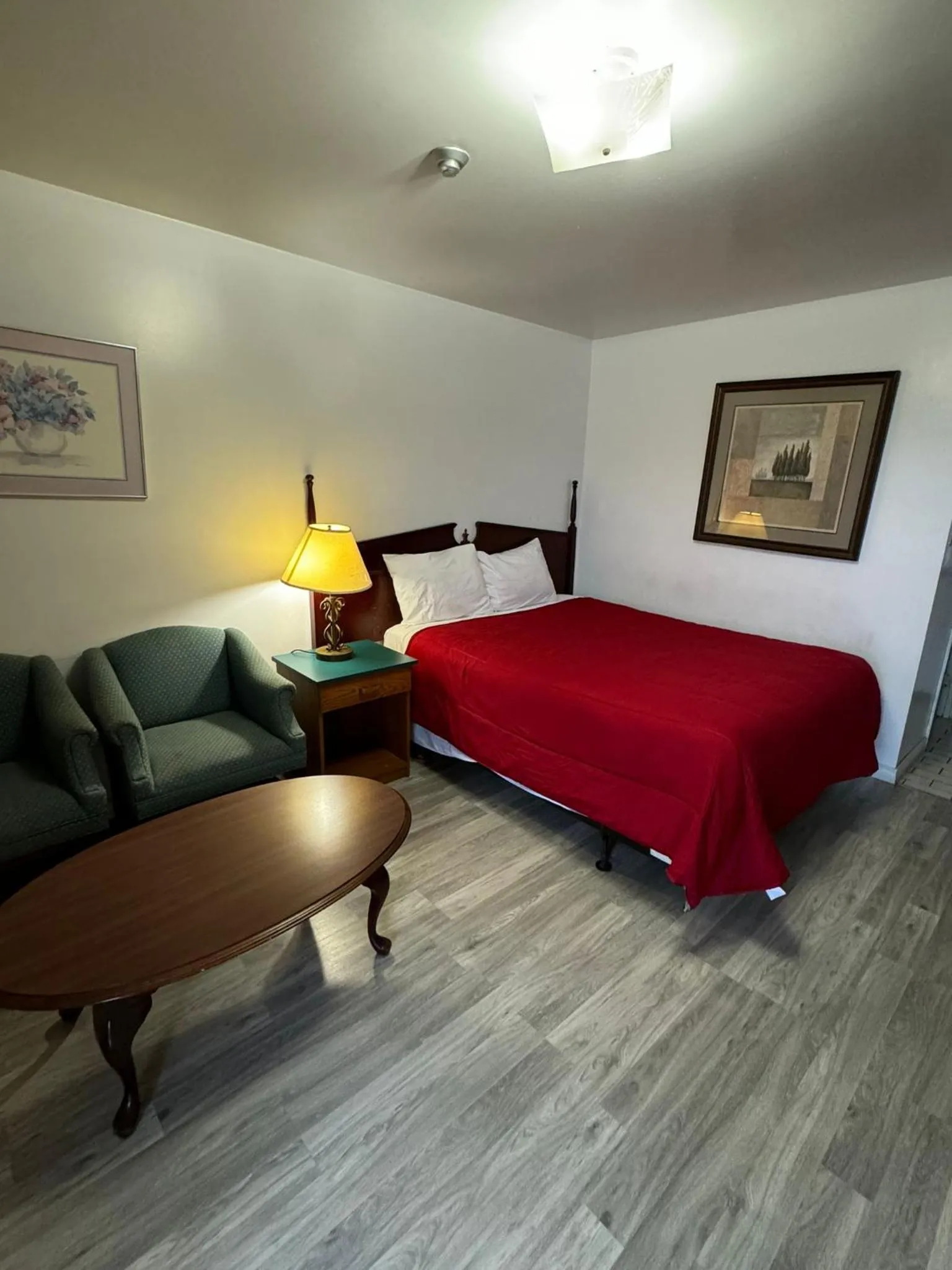 Photo of the whole room, Bed in 6267 Persepolis Inn