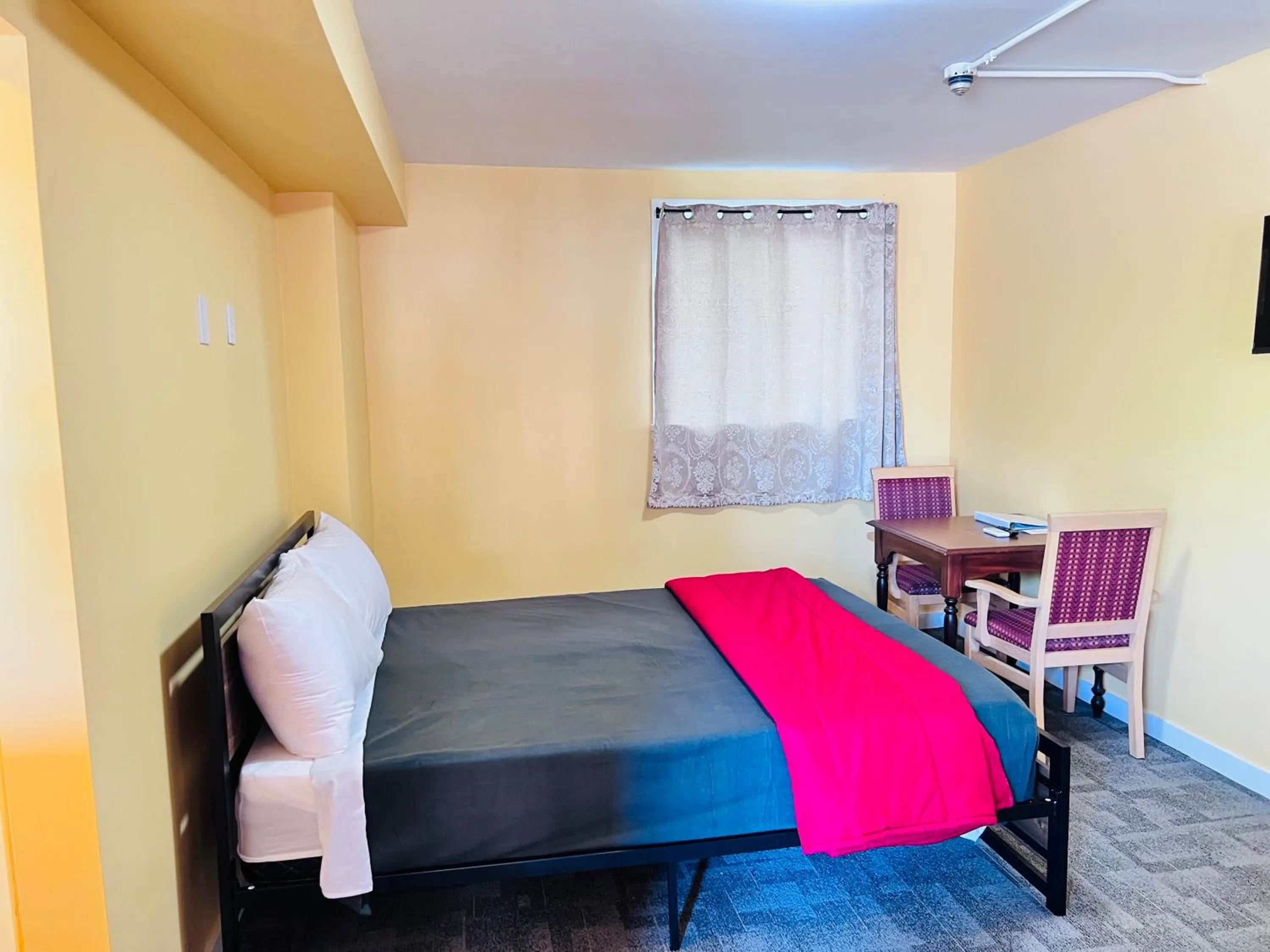 Bed in 6267 Persepolis Inn