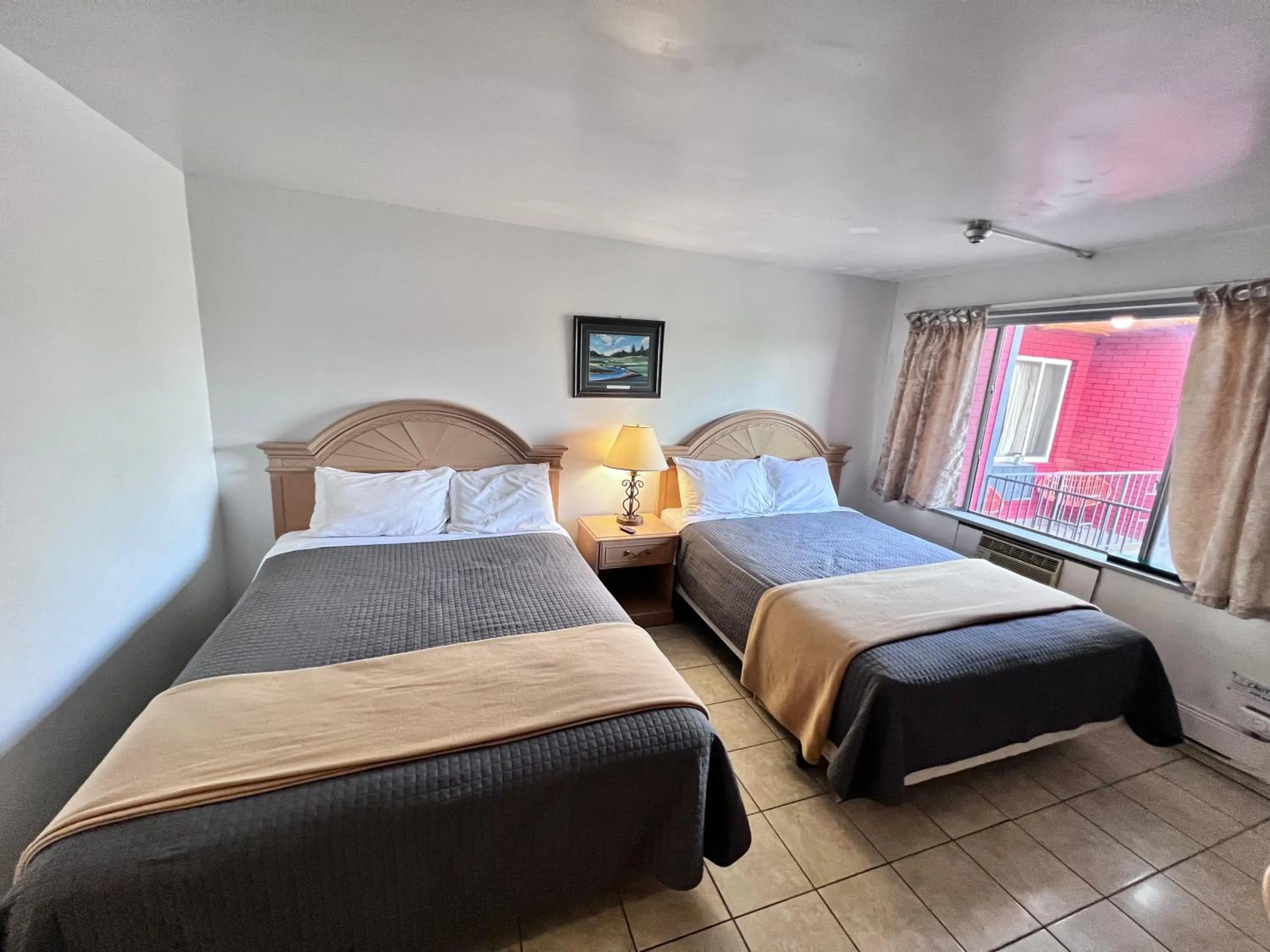 Bed in 6267 Persepolis Inn