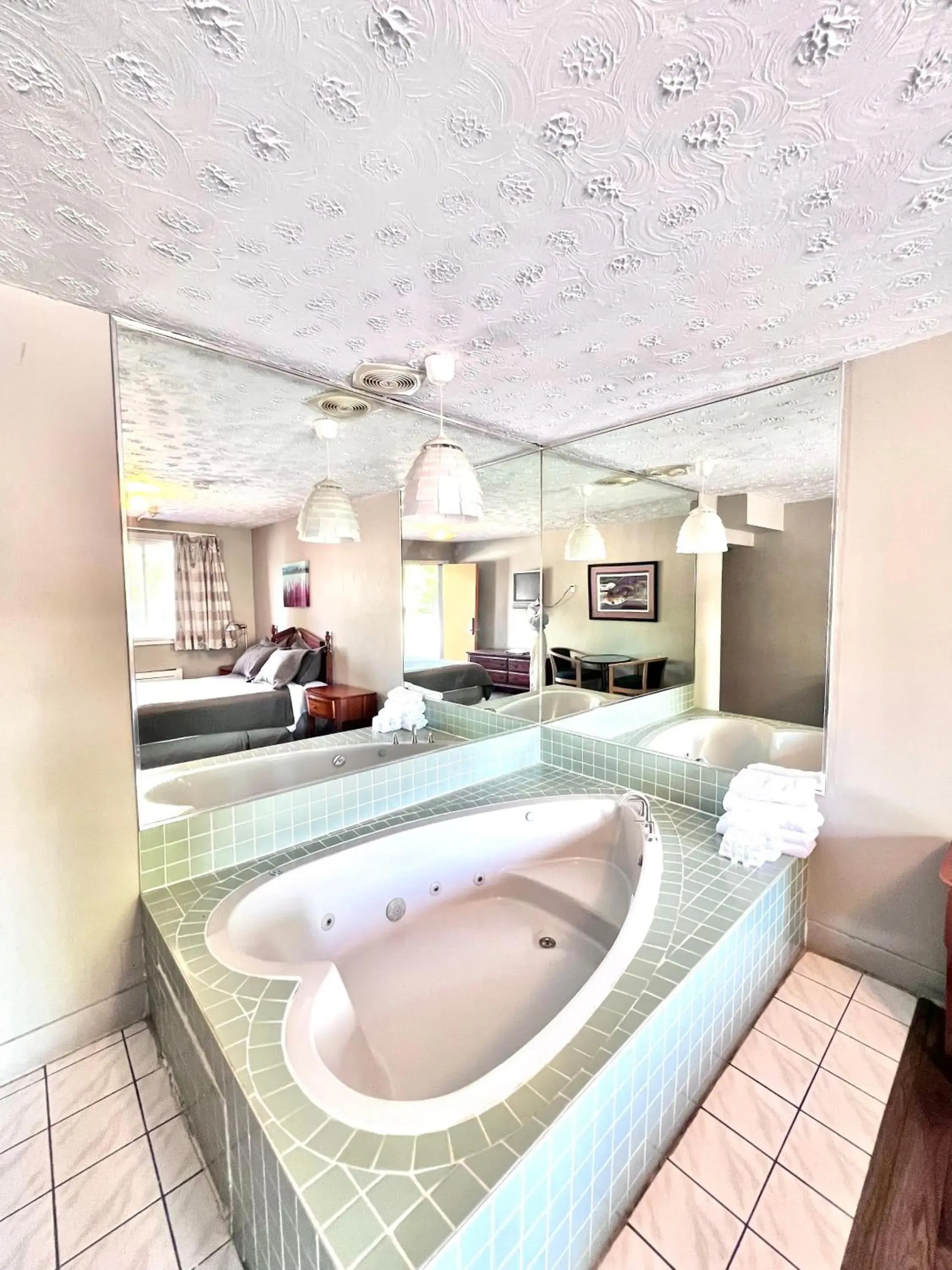 Bed in 6267 Persepolis Inn Bed in 6267 Persepolis Inn