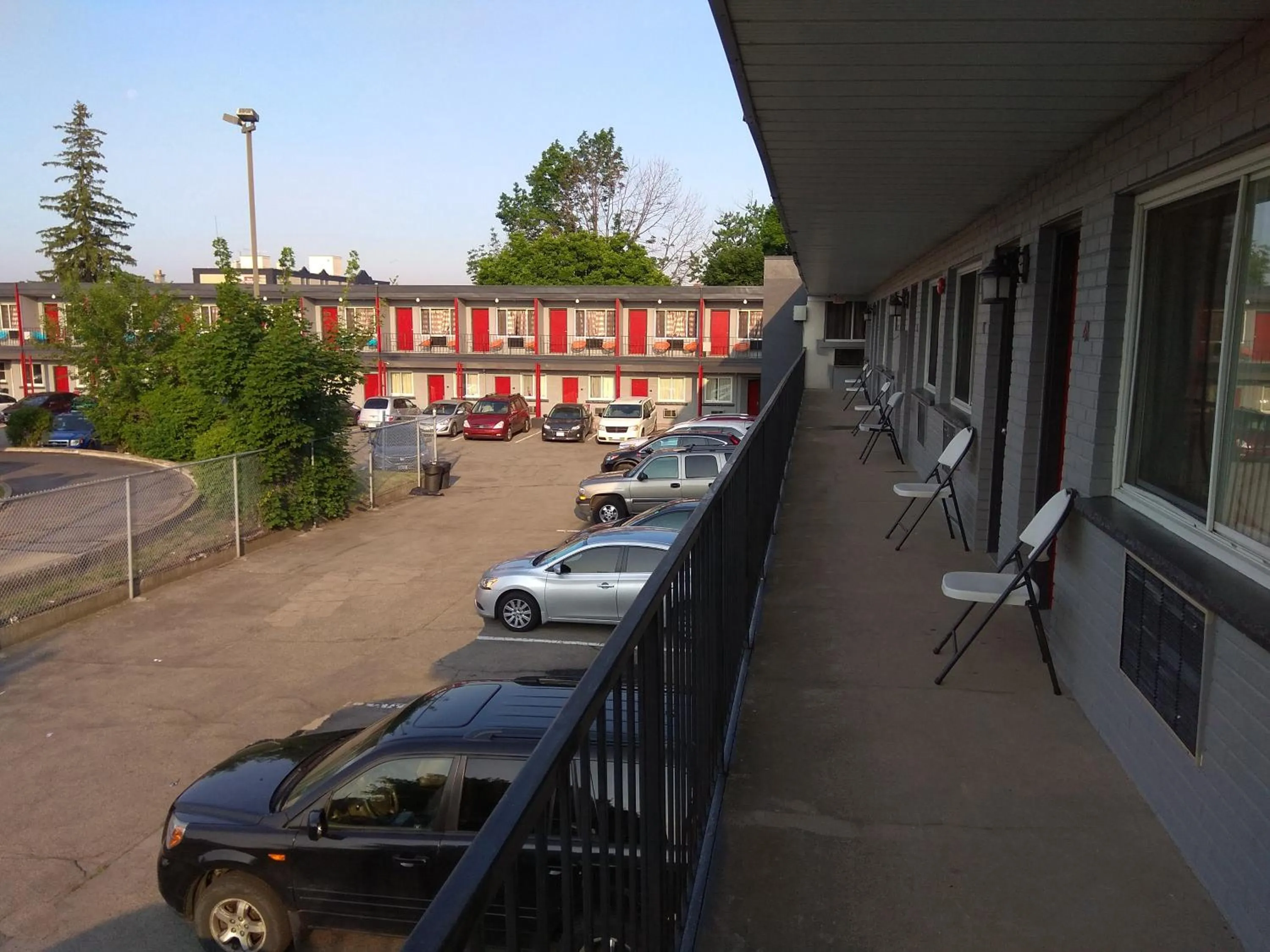 Property building in 6267 Persepolis Inn