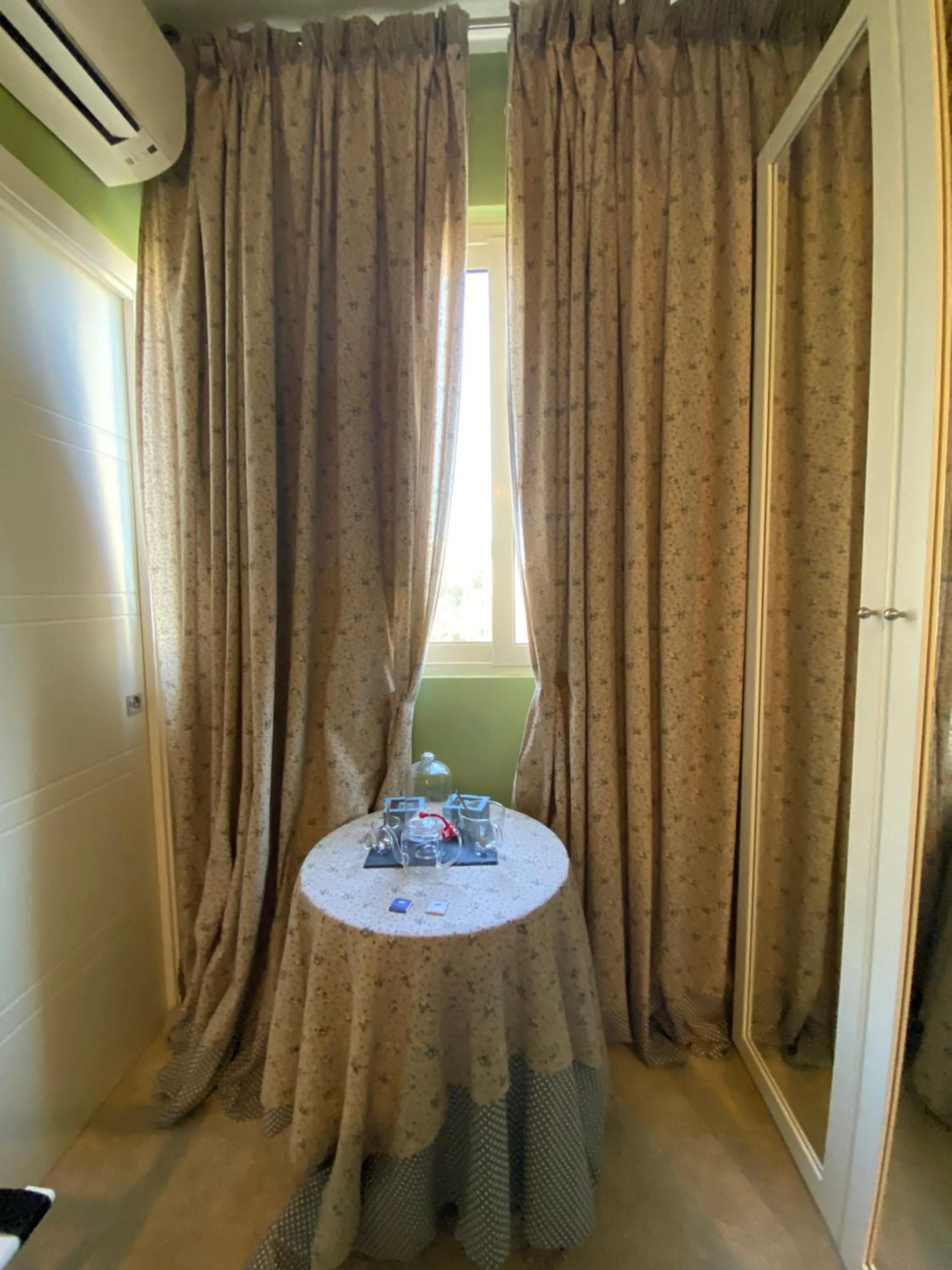 air conditioner in Maison de Famille