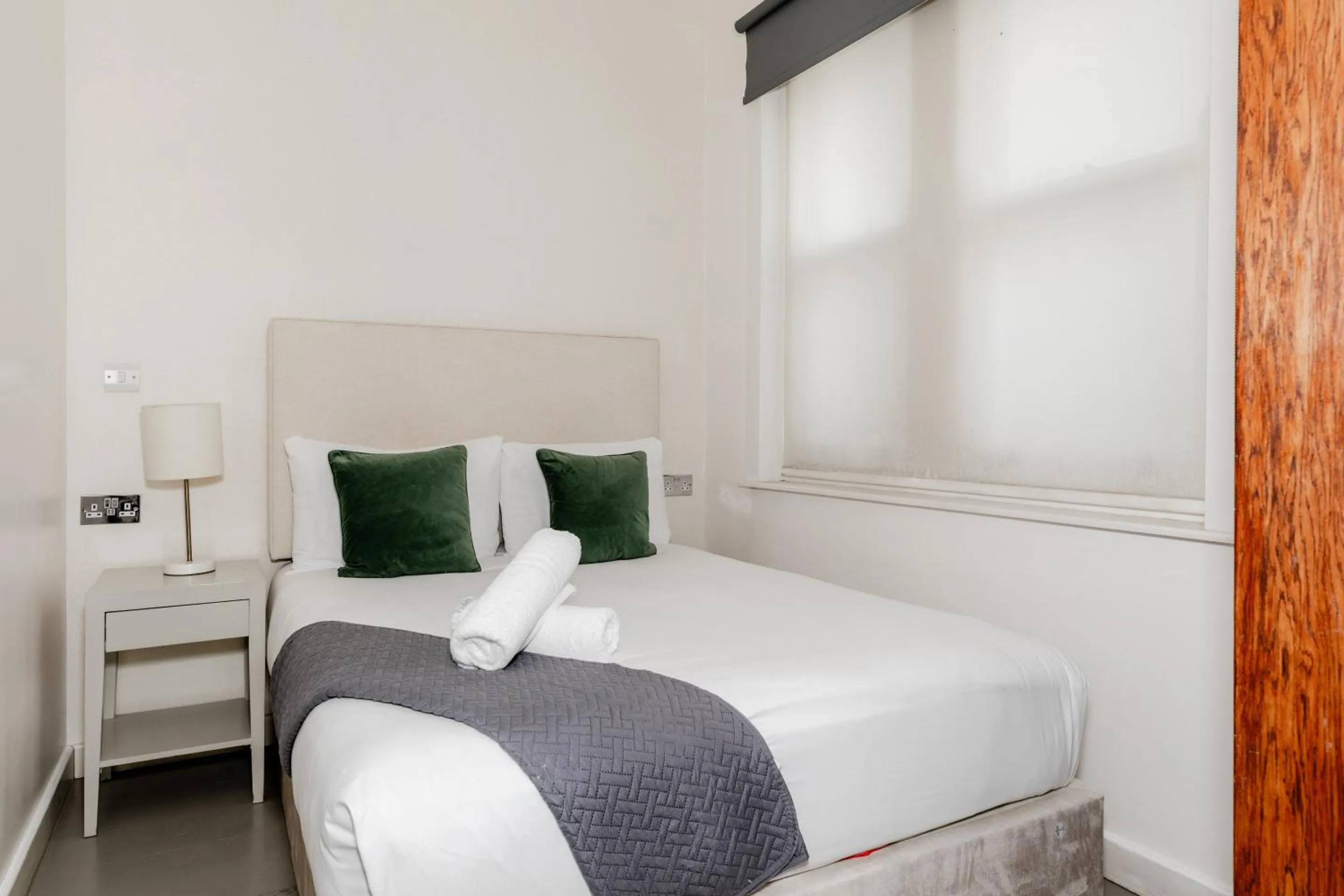 One-Bedroom Apartment in High Street Kensington Apartments