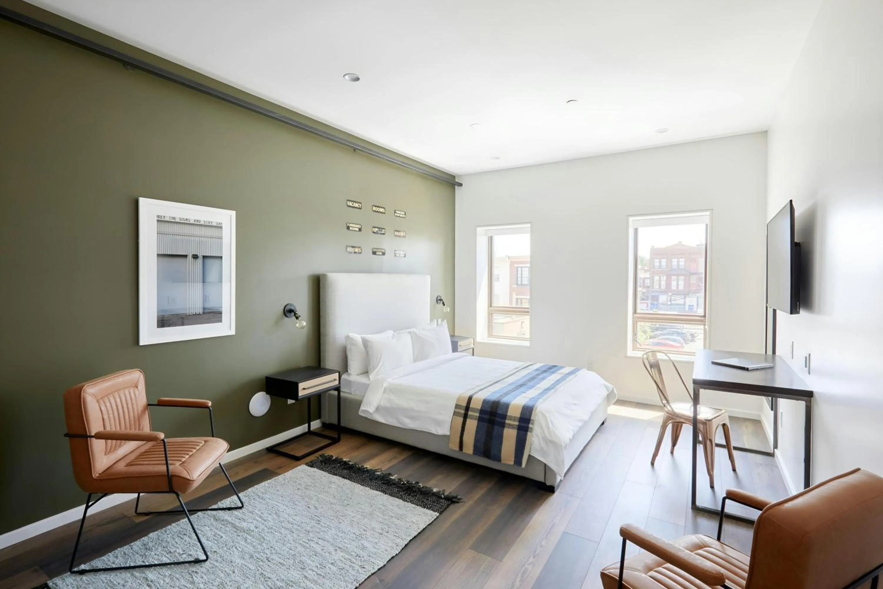 Living room, Bed in The Queen Hotel Queen Village, Sonder by Marriott Bonvoy