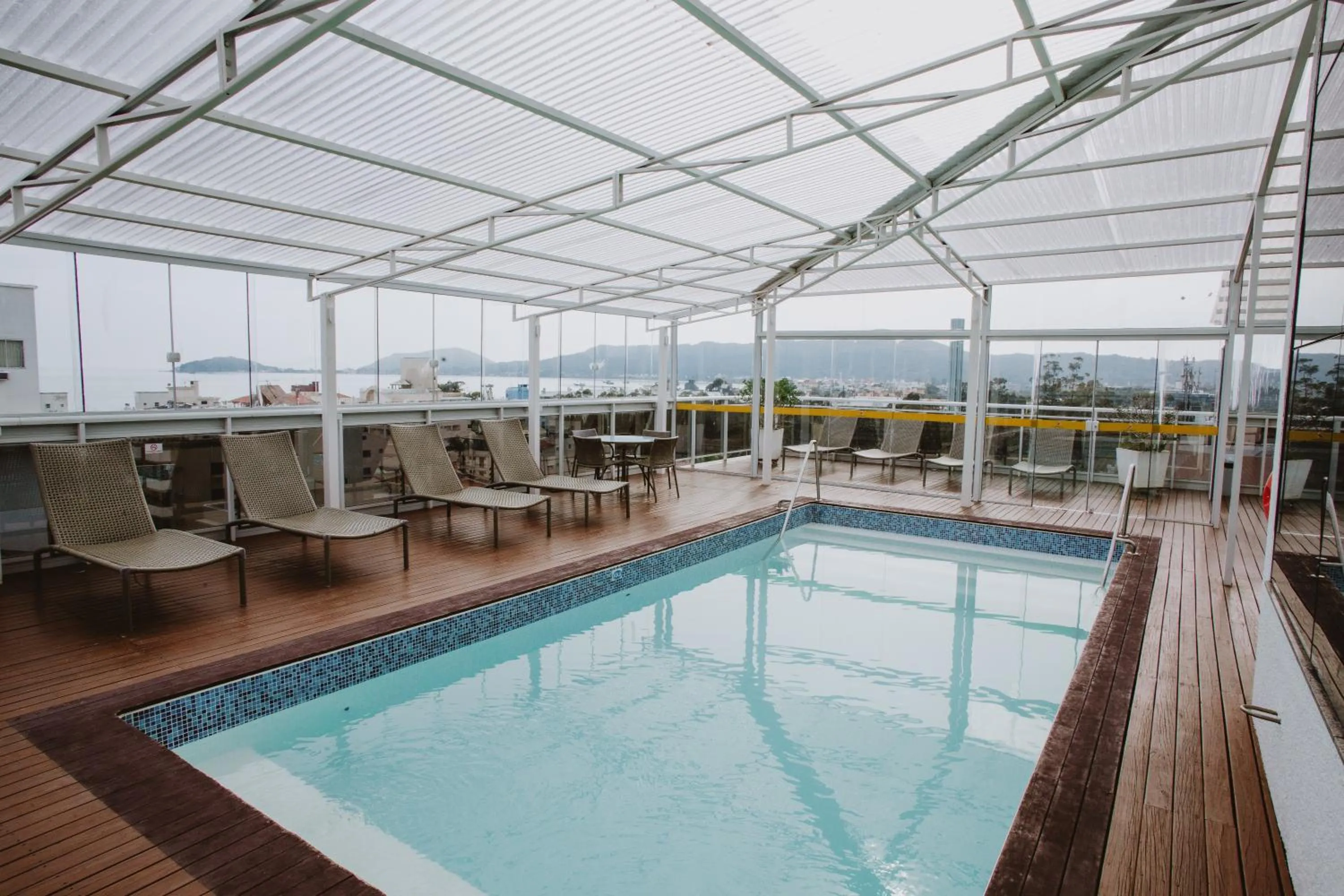 Property building in Canasvieiras IN - HCI