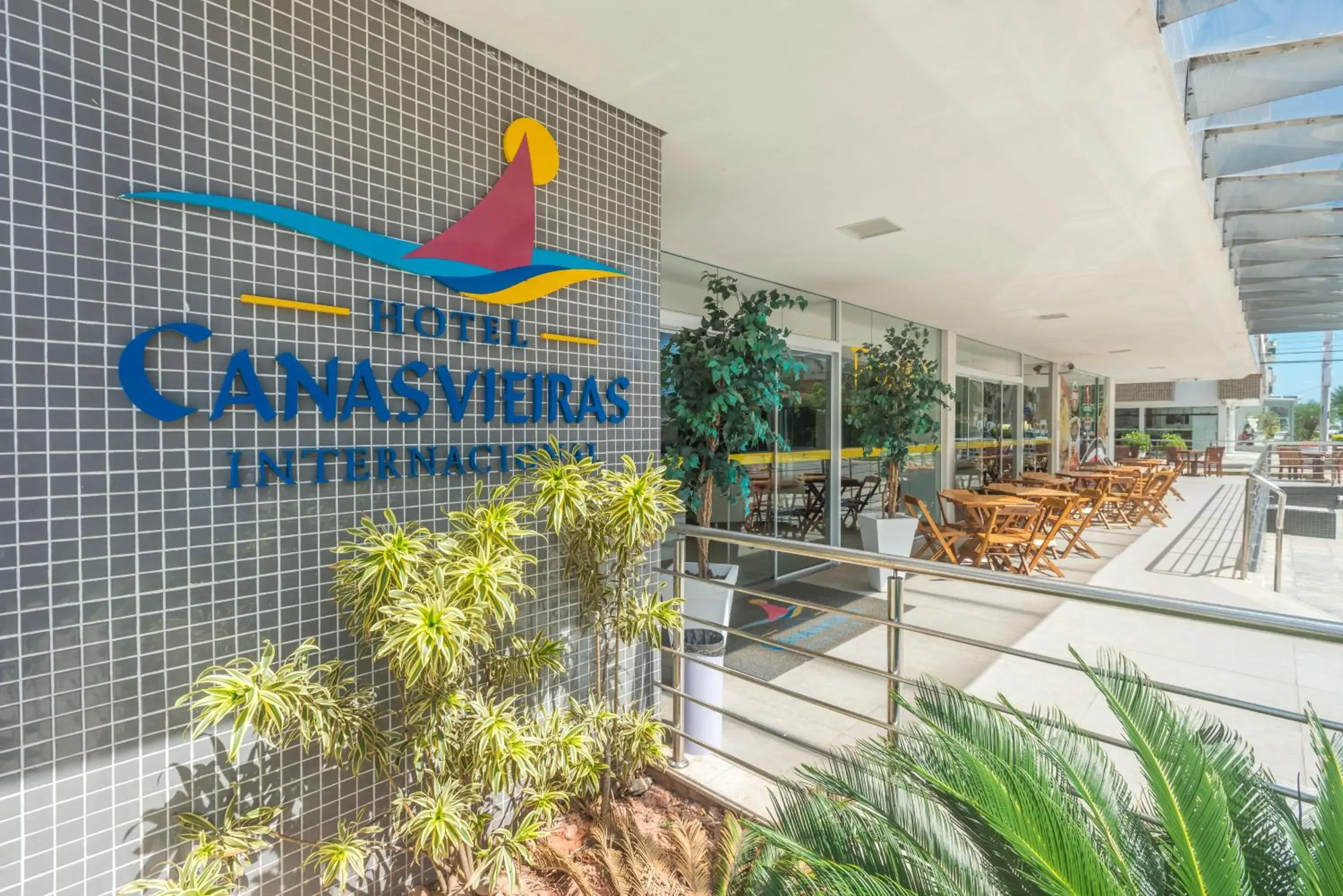 Facade/entrance in Canasvieiras IN - HCI Facade/entrance in Canasvieiras IN - HCI