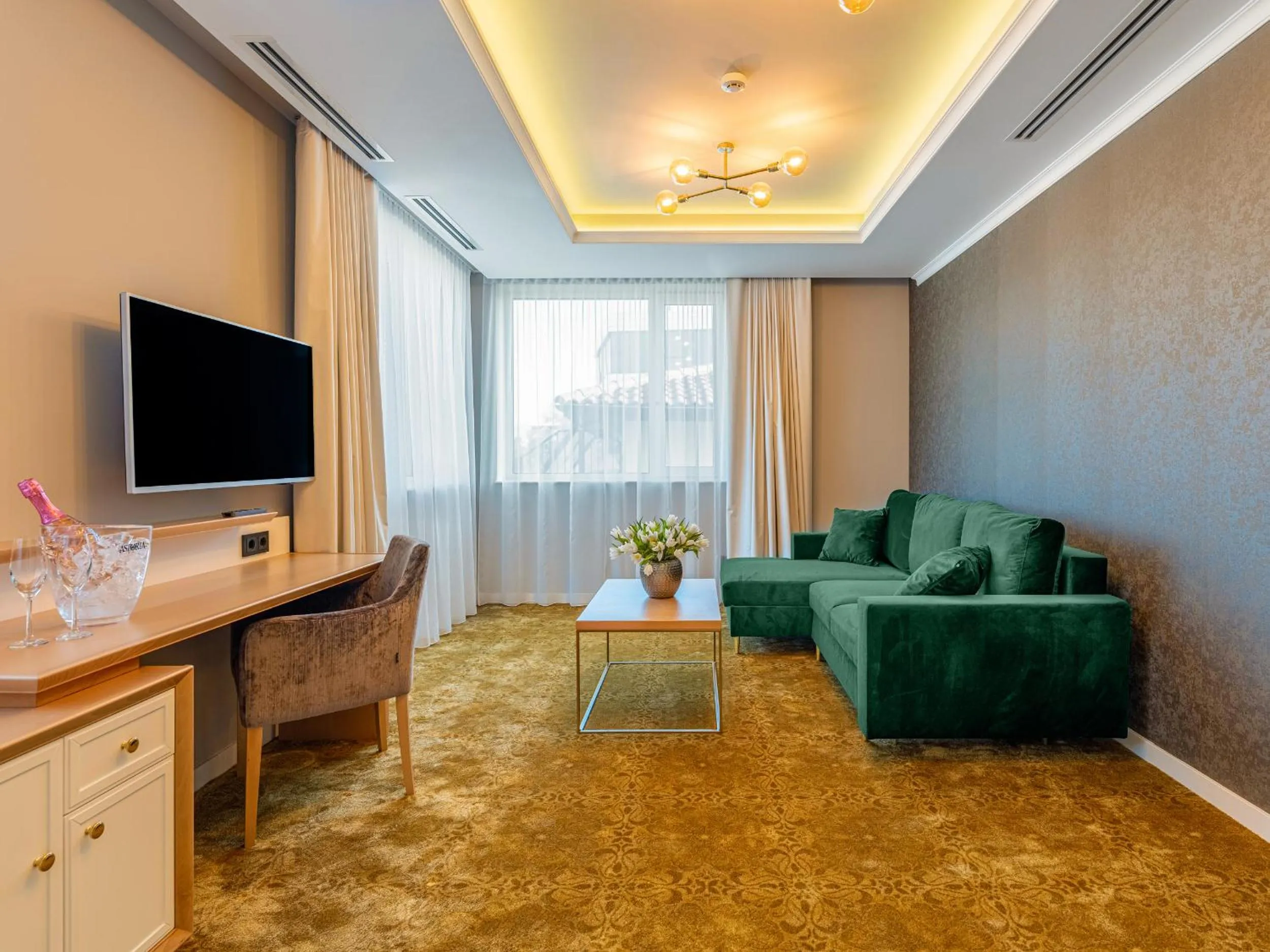 TV and multimedia in Pergola Boutique Hotel