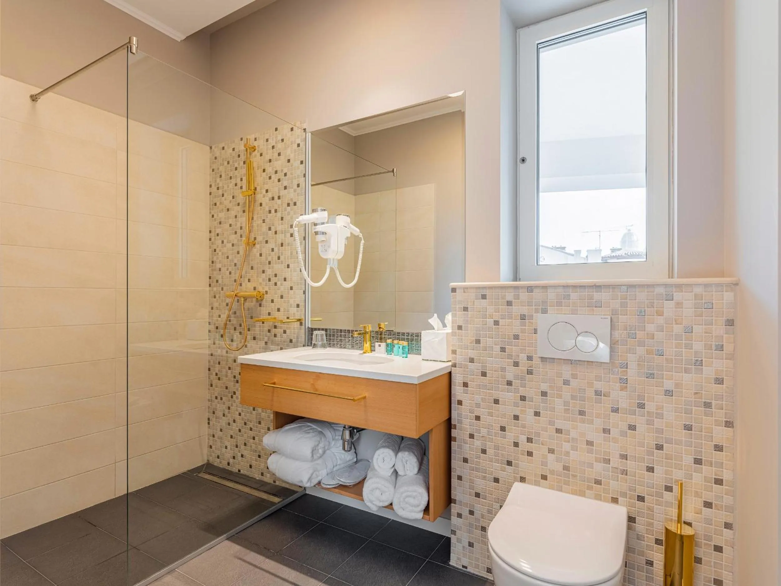 Shower in Pergola Boutique Hotel