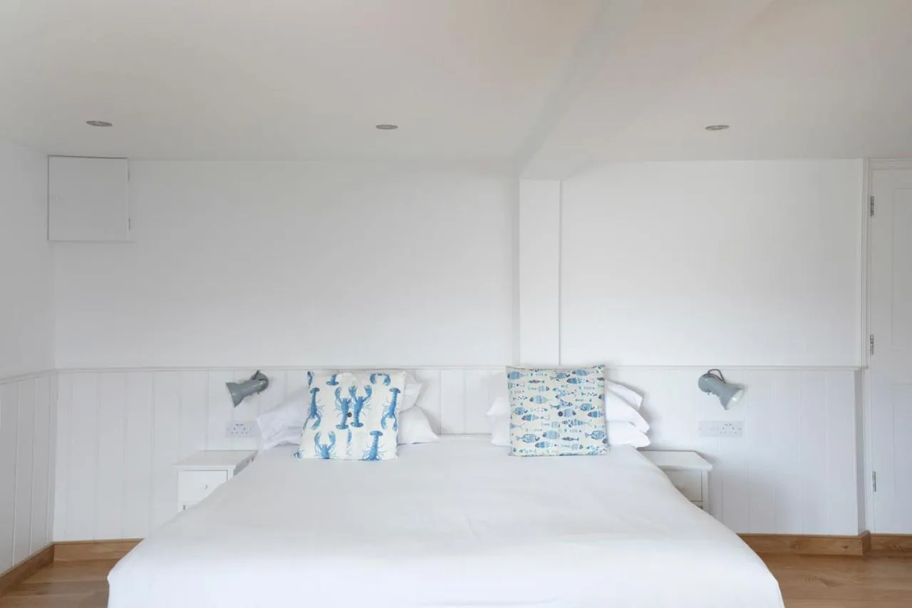 Bed in Stag Cottage, Sea wall