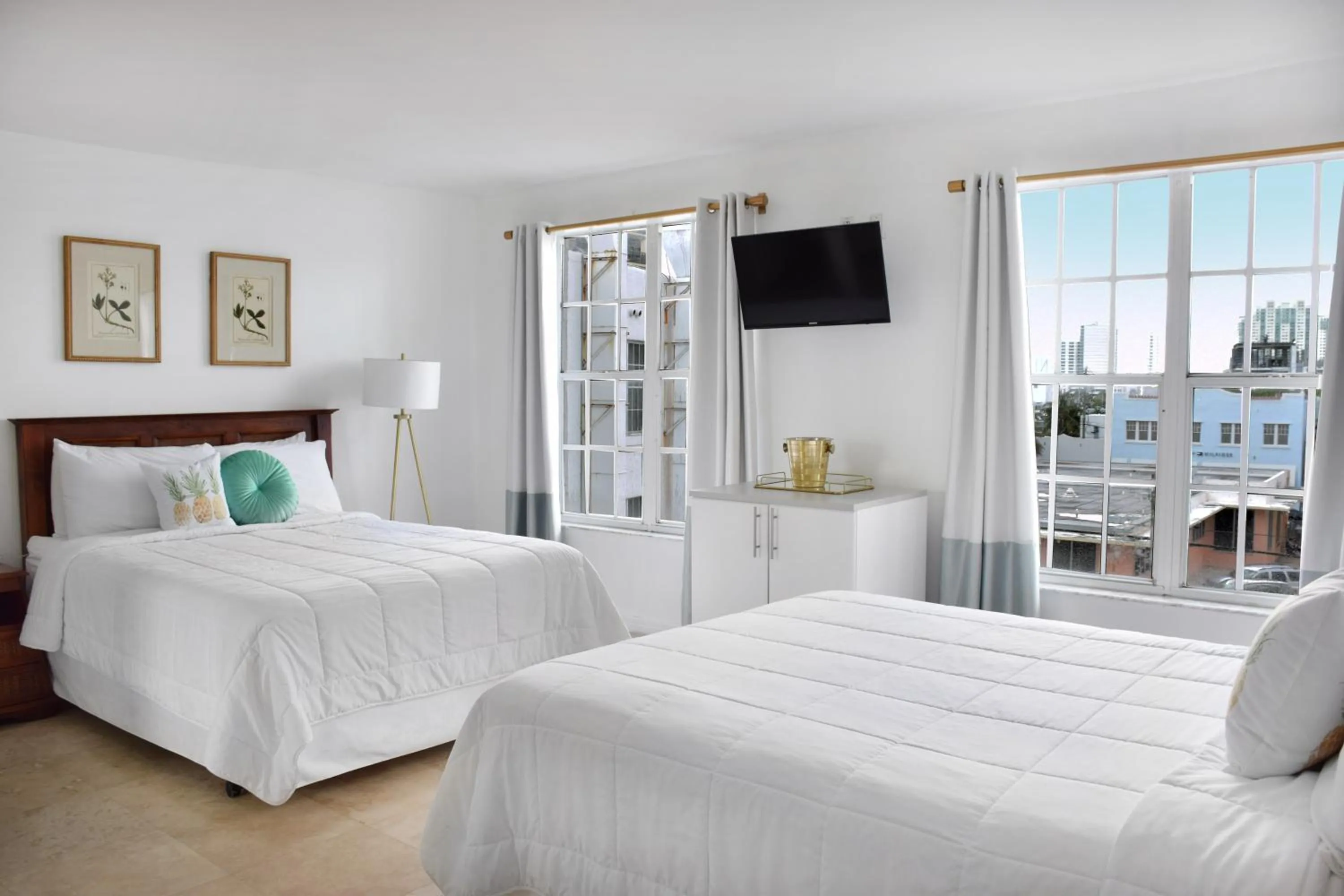 Living room, Bed in Beach Park Hotel