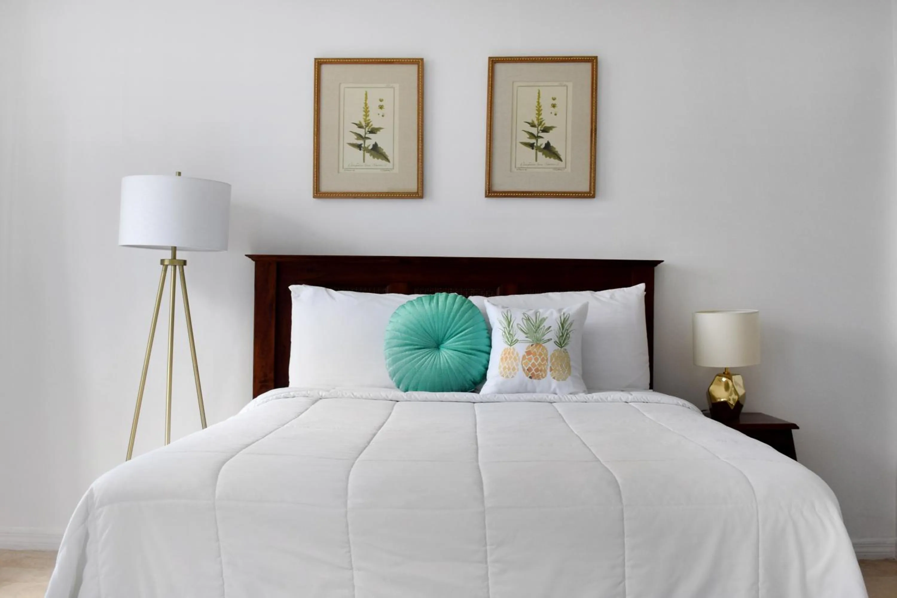 Living room, Bed in Beach Park Hotel