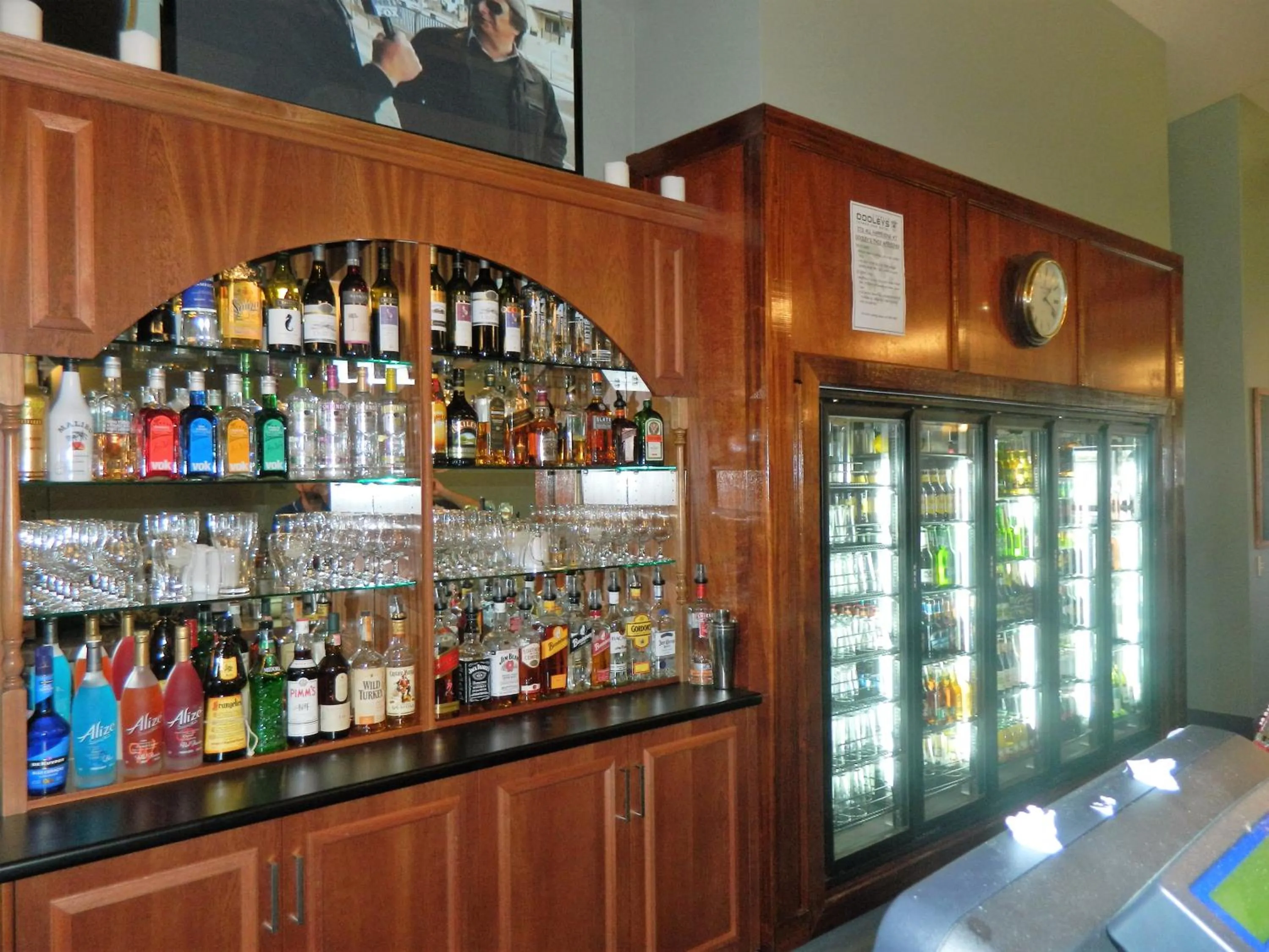 Lounge or bar in Dooleys Tavern and Motel Capella