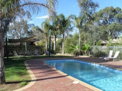 Day in Sportslander Motor Inn