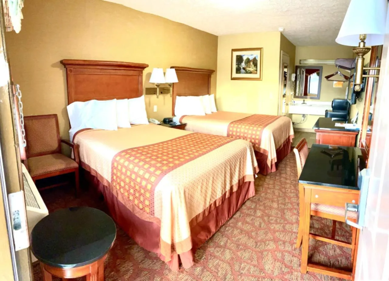 Bed in Rodeway Inn Goodlettsville South