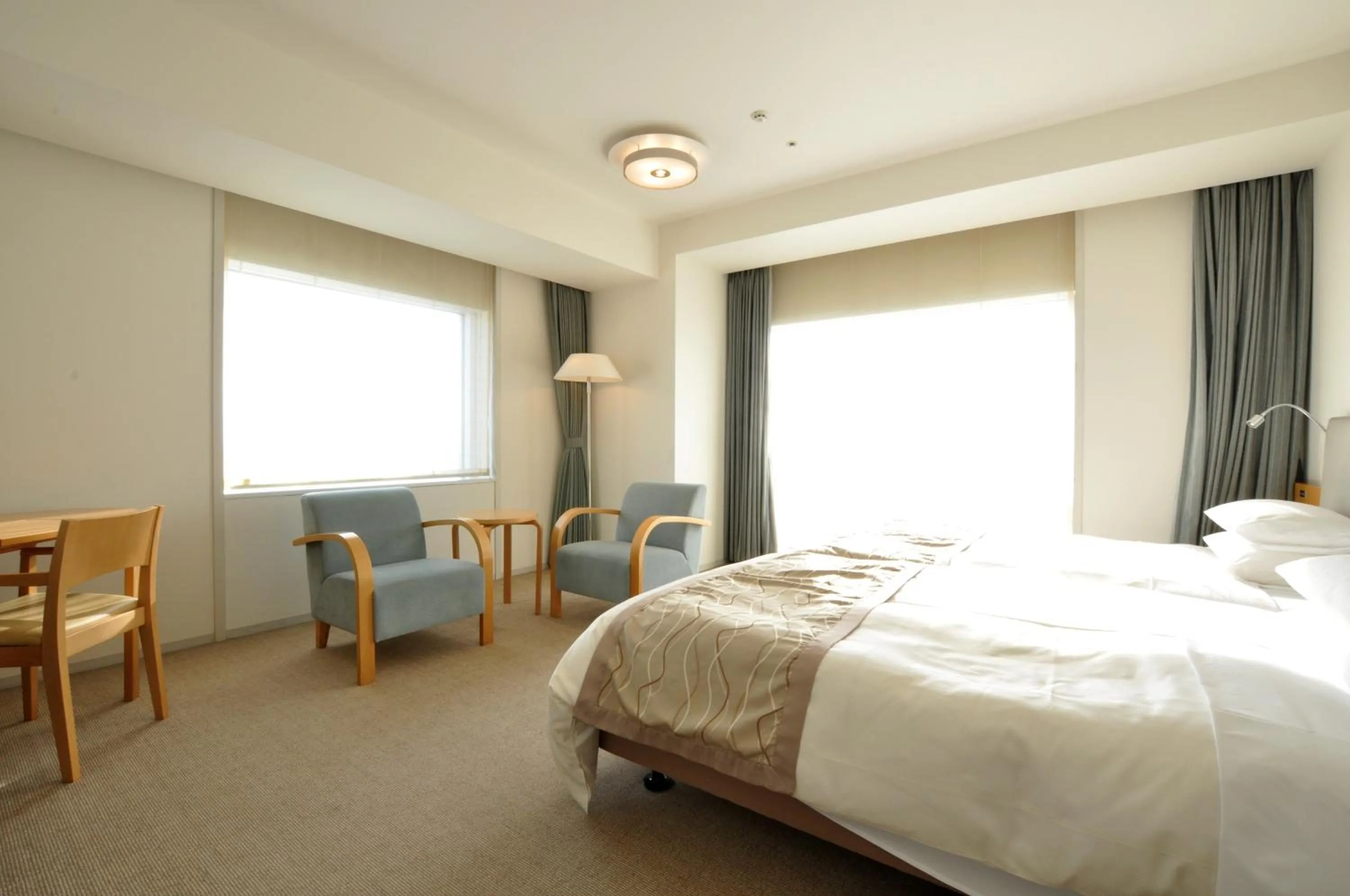 Photo of the whole room, Bed in Hotel Nikko Niigata