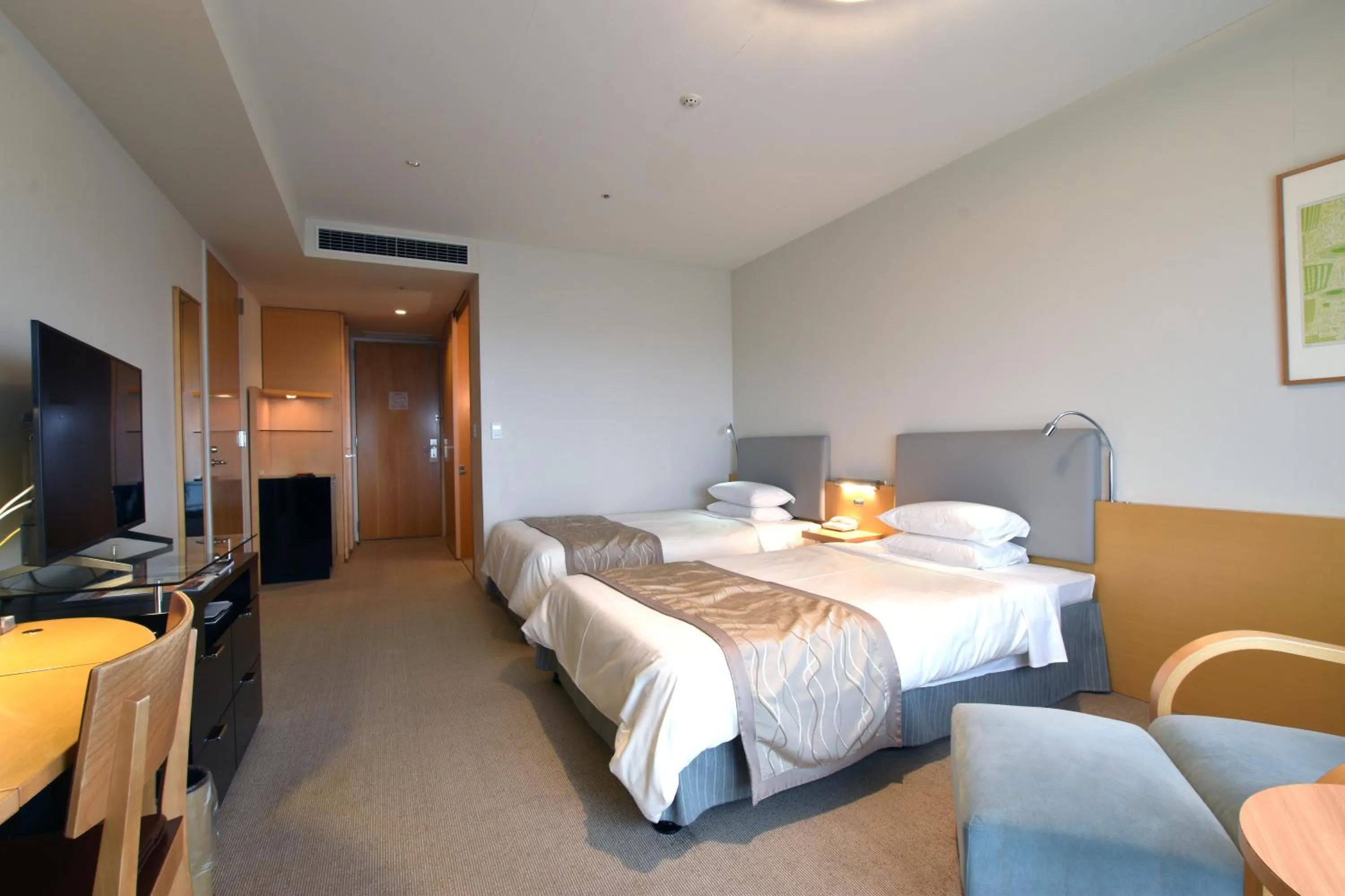 Photo of the whole room, Bed in Hotel Nikko Niigata