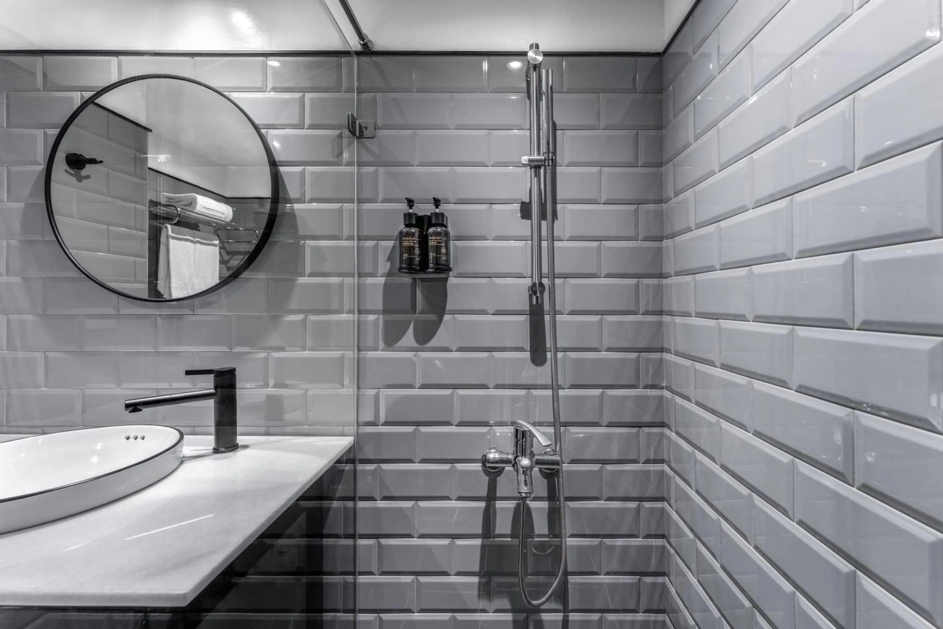 Shower in River Inn Kenting