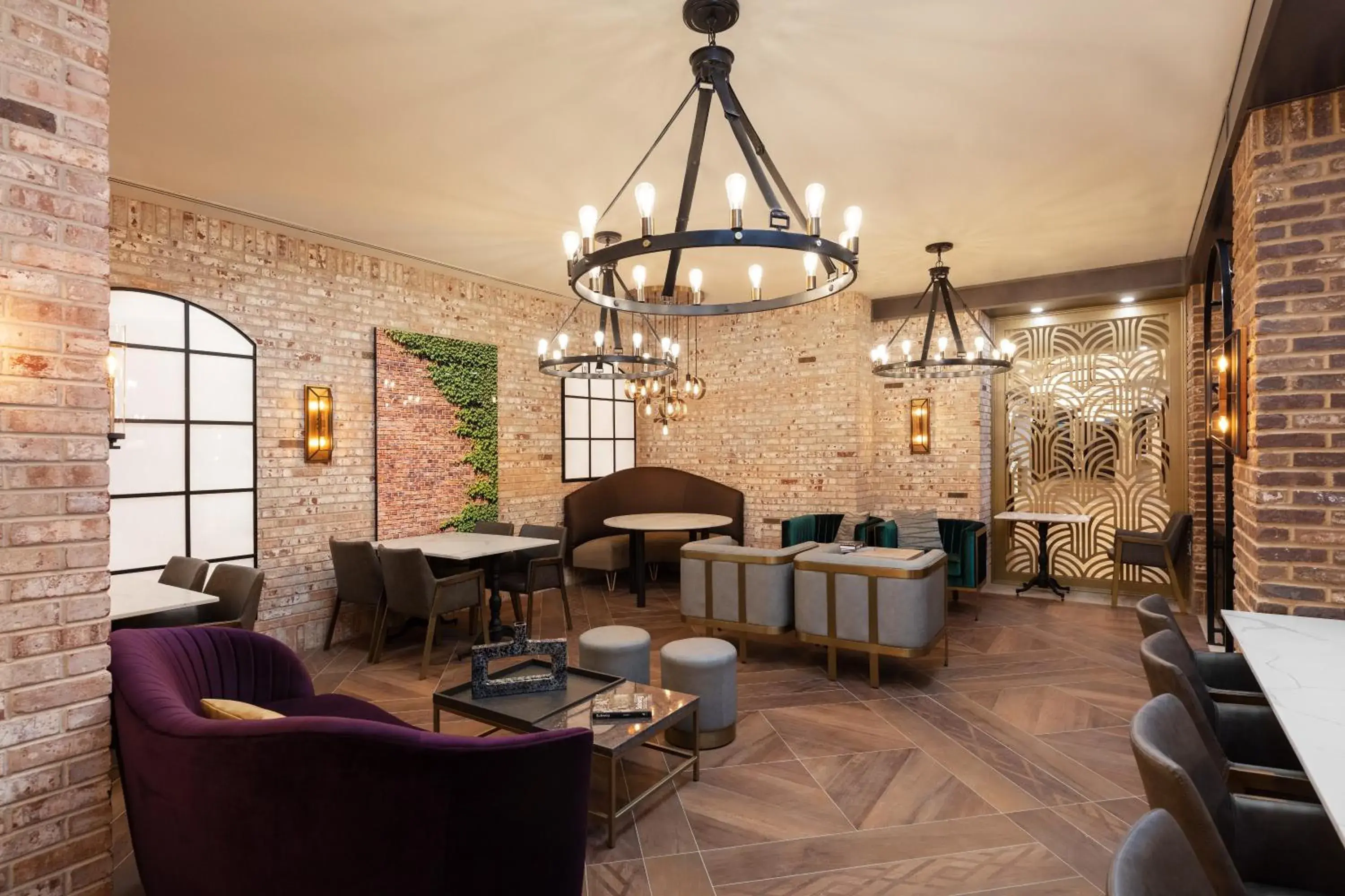 Lounge or bar in Westgate New York Grand Central Lounge or bar in Westgate New York Grand Central