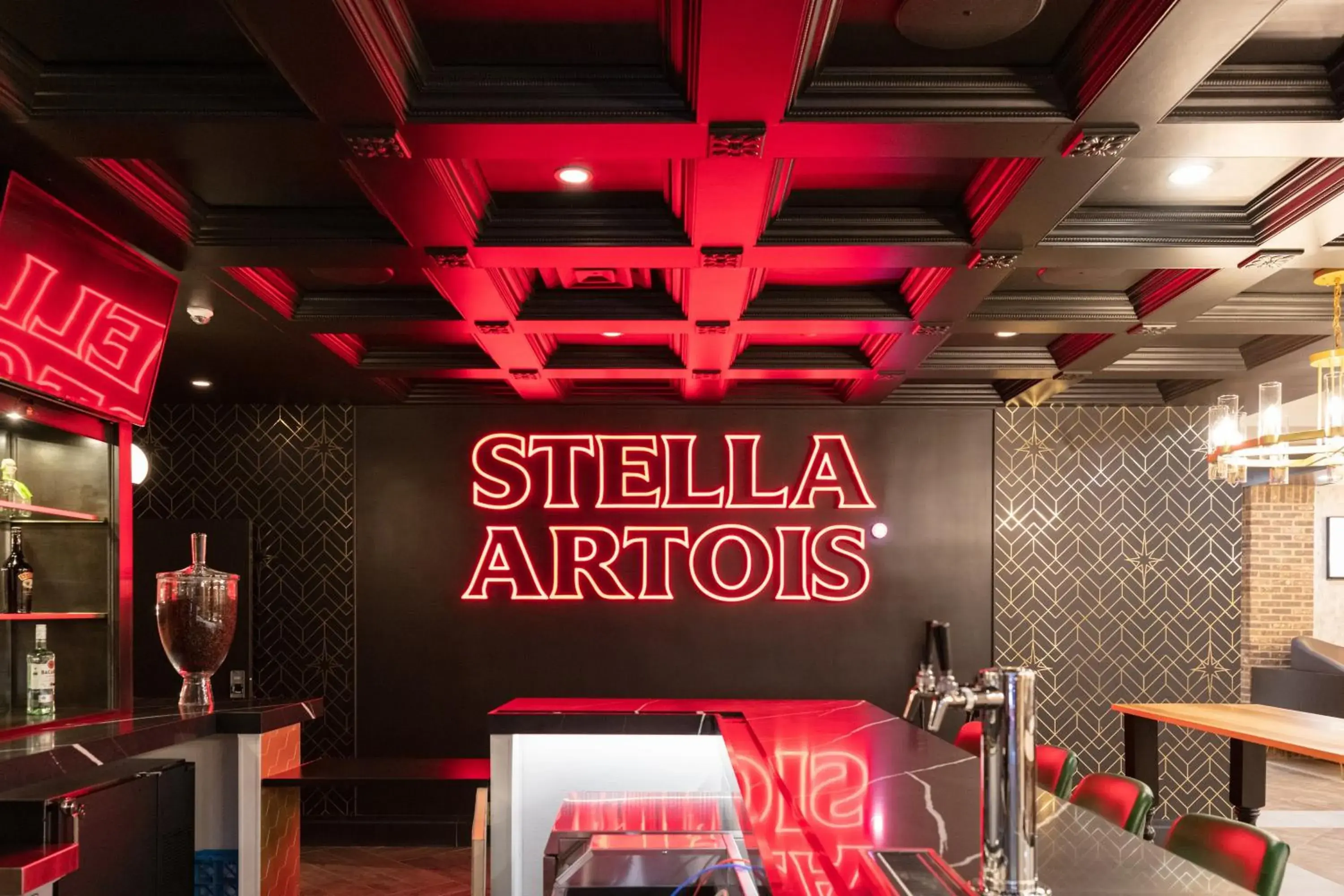 Lounge or bar in Westgate New York Grand Central Lounge or bar in Westgate New York Grand Central